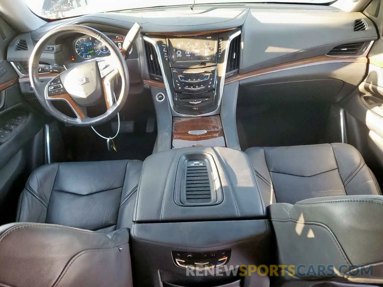 8 Фотография поврежденного автомобиля 1GYS3BKJ0KR272557 CADILLAC ESCALADE 2019