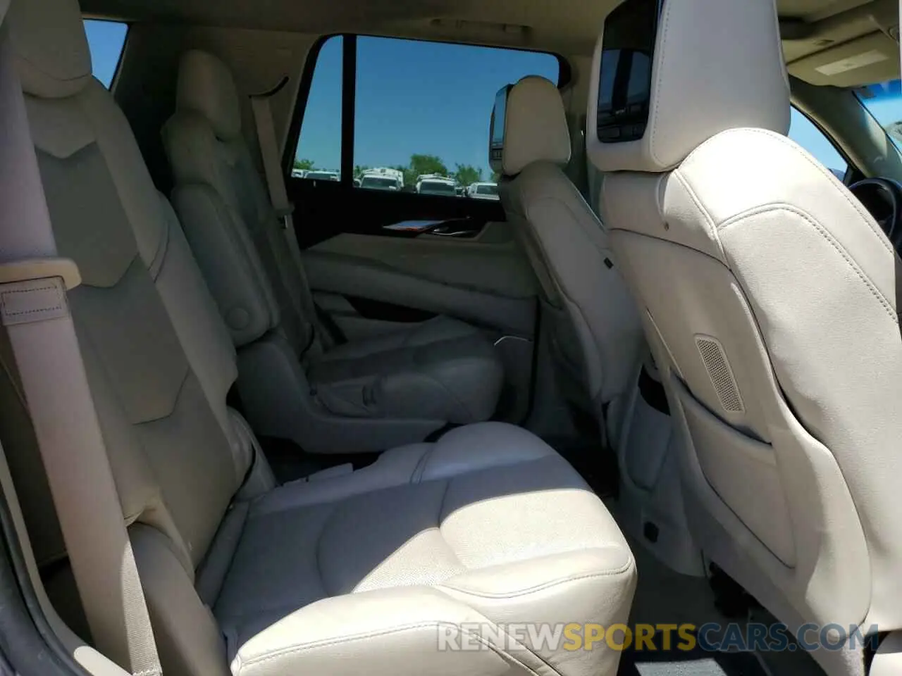 11 Photograph of a damaged car 1GYS3BKJ1KR111490 CADILLAC ESCALADE 2019