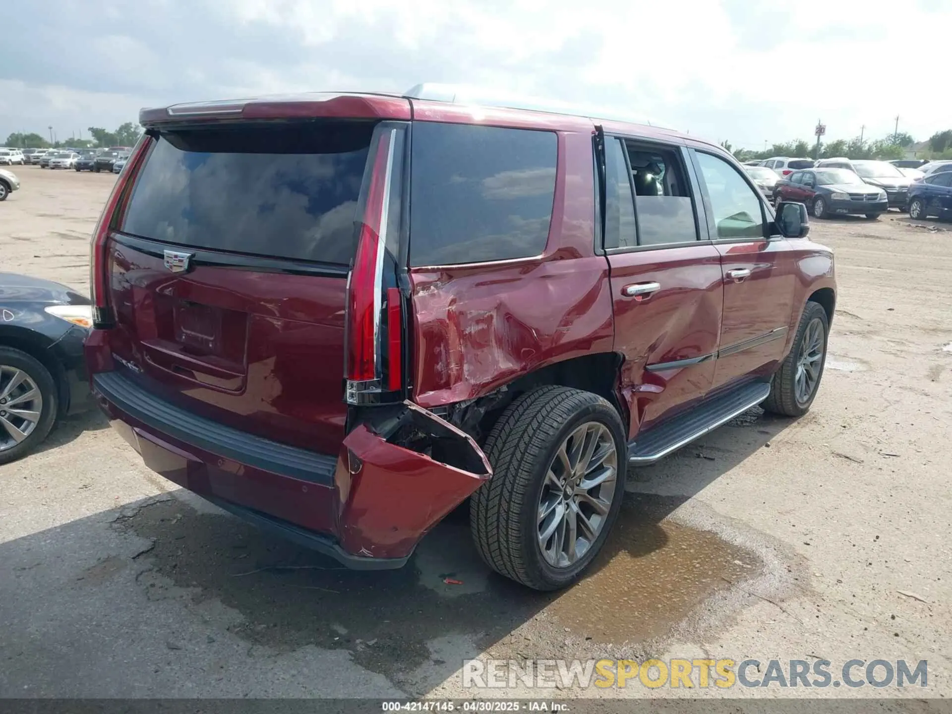 4 Photograph of a damaged car 1GYS3BKJ7KR342801 CADILLAC ESCALADE 2019