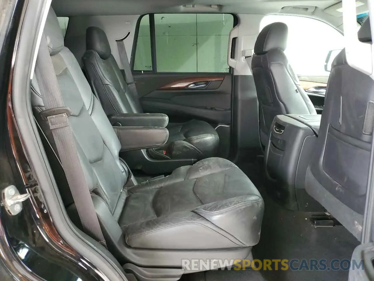 11 Photograph of a damaged car 1GYS3BKJ9KR268006 CADILLAC ESCALADE 2019