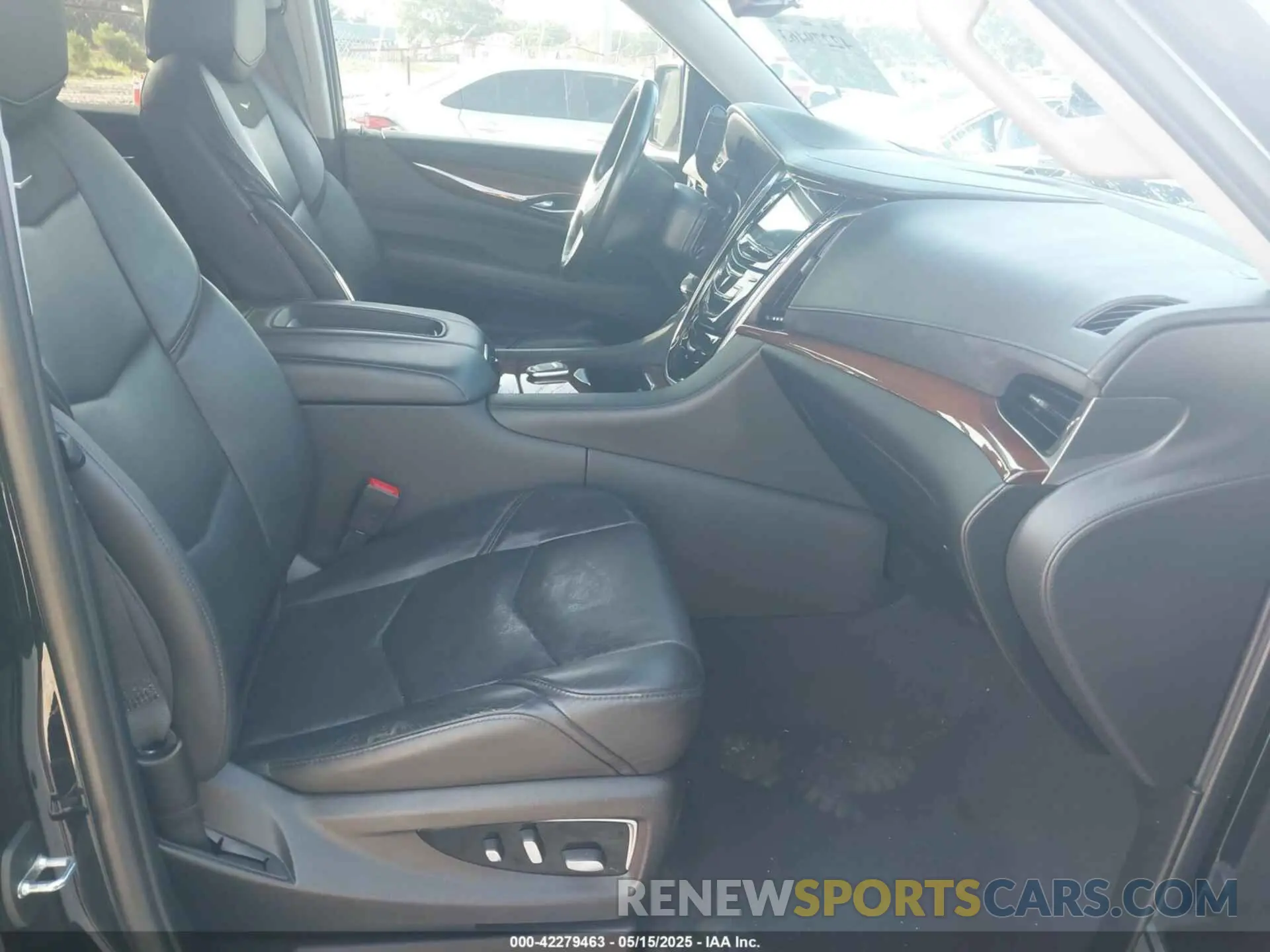 5 Фотография поврежденного автомобиля 1GYS3BKJXKR241607 CADILLAC ESCALADE 2019