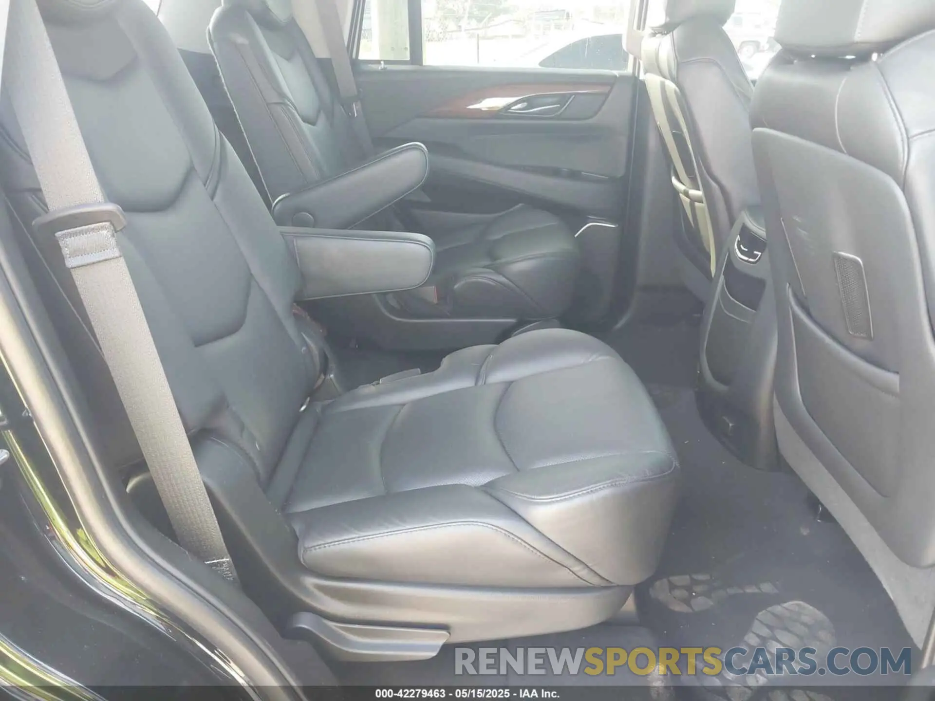 8 Фотография поврежденного автомобиля 1GYS3BKJXKR241607 CADILLAC ESCALADE 2019