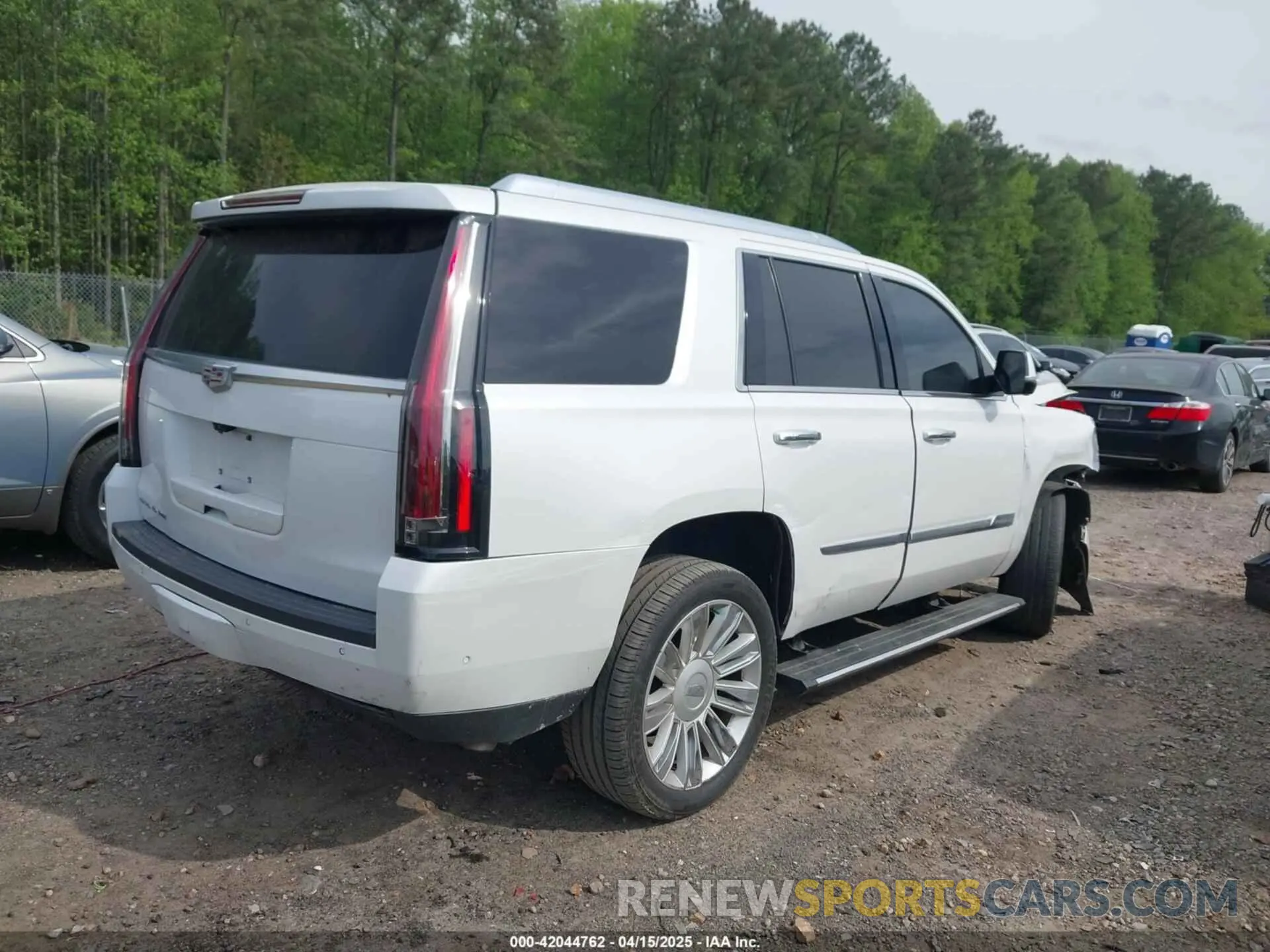 4 Photograph of a damaged car 1GYS3DKJ7KR283163 CADILLAC ESCALADE 2019