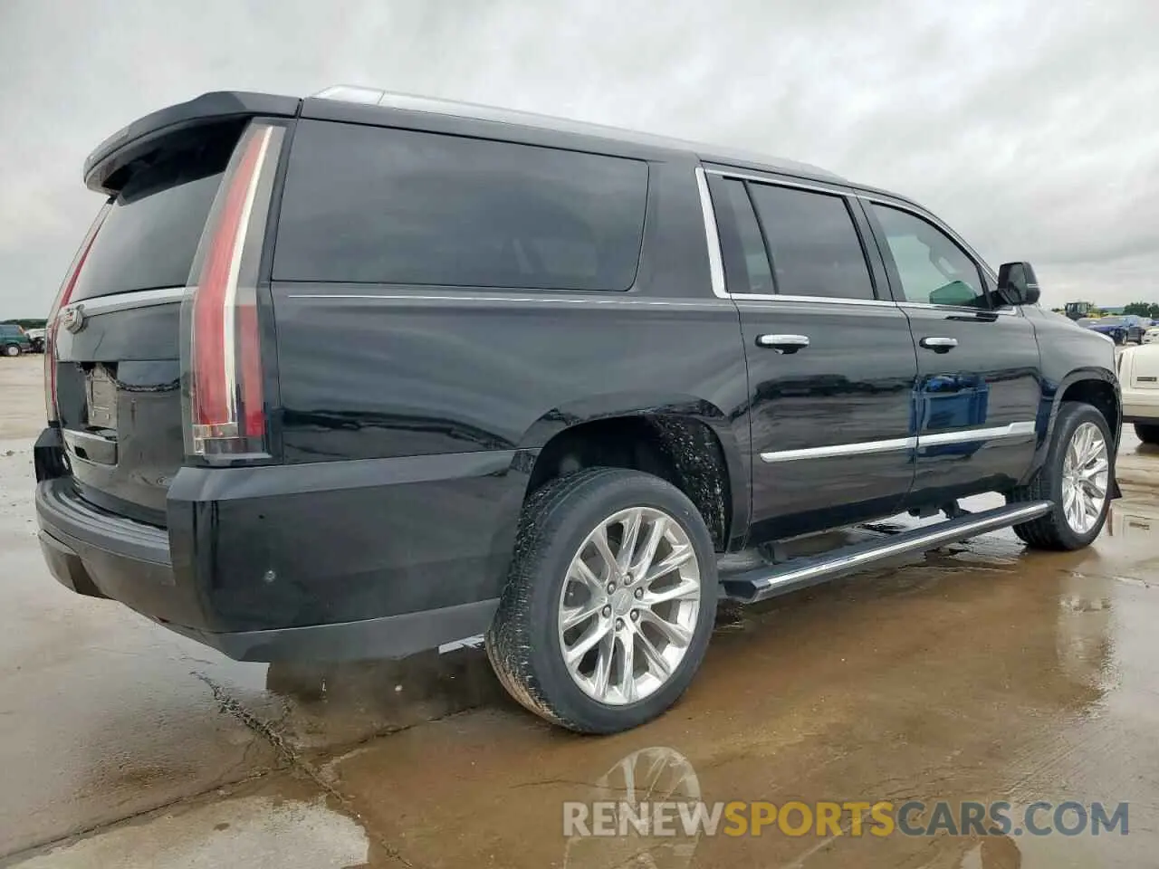 3 Photograph of a damaged car 1GYS3JKJXKR210075 CADILLAC ESCALADE 2019