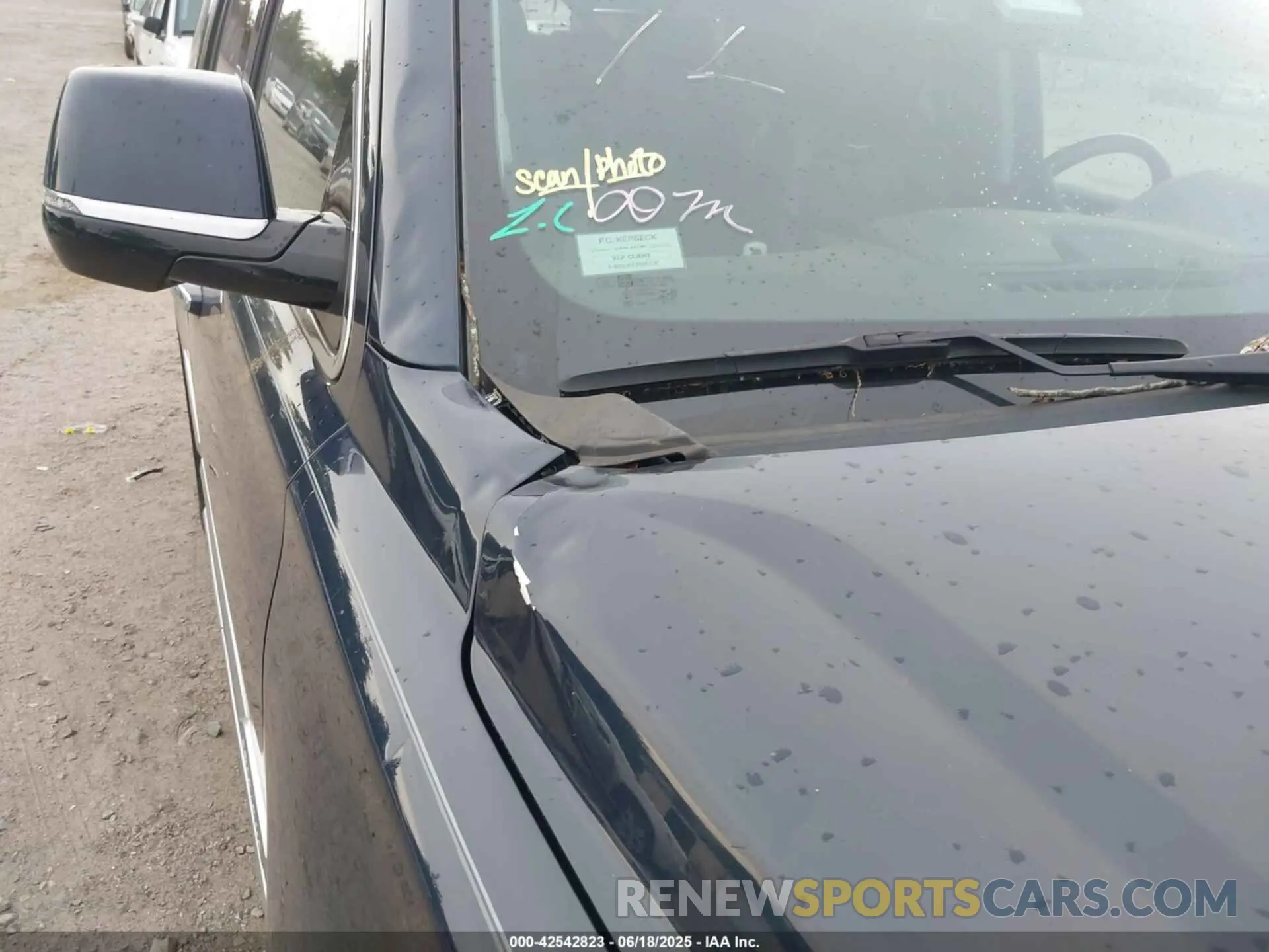 19 Photograph of a damaged car 1GYS4BKJ5KR232620 CADILLAC ESCALADE 2019