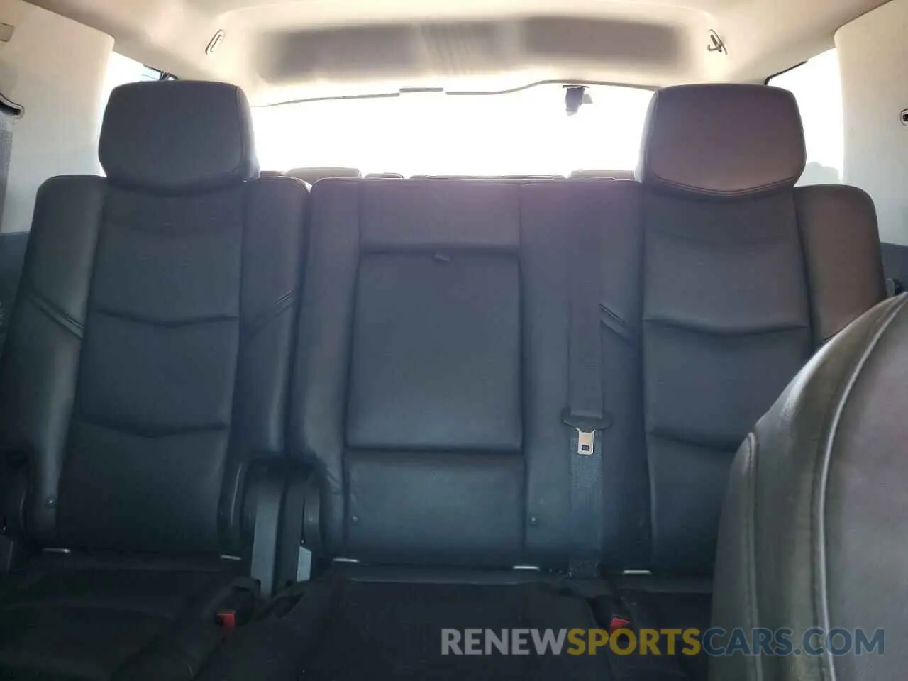 10 Photograph of a damaged car 1GYS4BKJ7KR138514 CADILLAC ESCALADE 2019