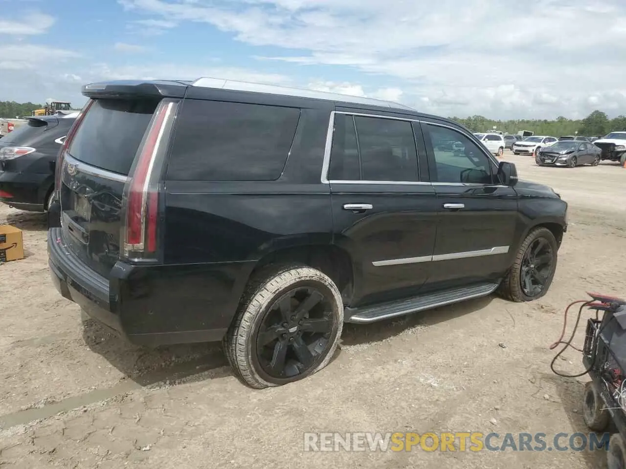 3 Photograph of a damaged car 1GYS4BKJ8KR319783 CADILLAC ESCALADE 2019