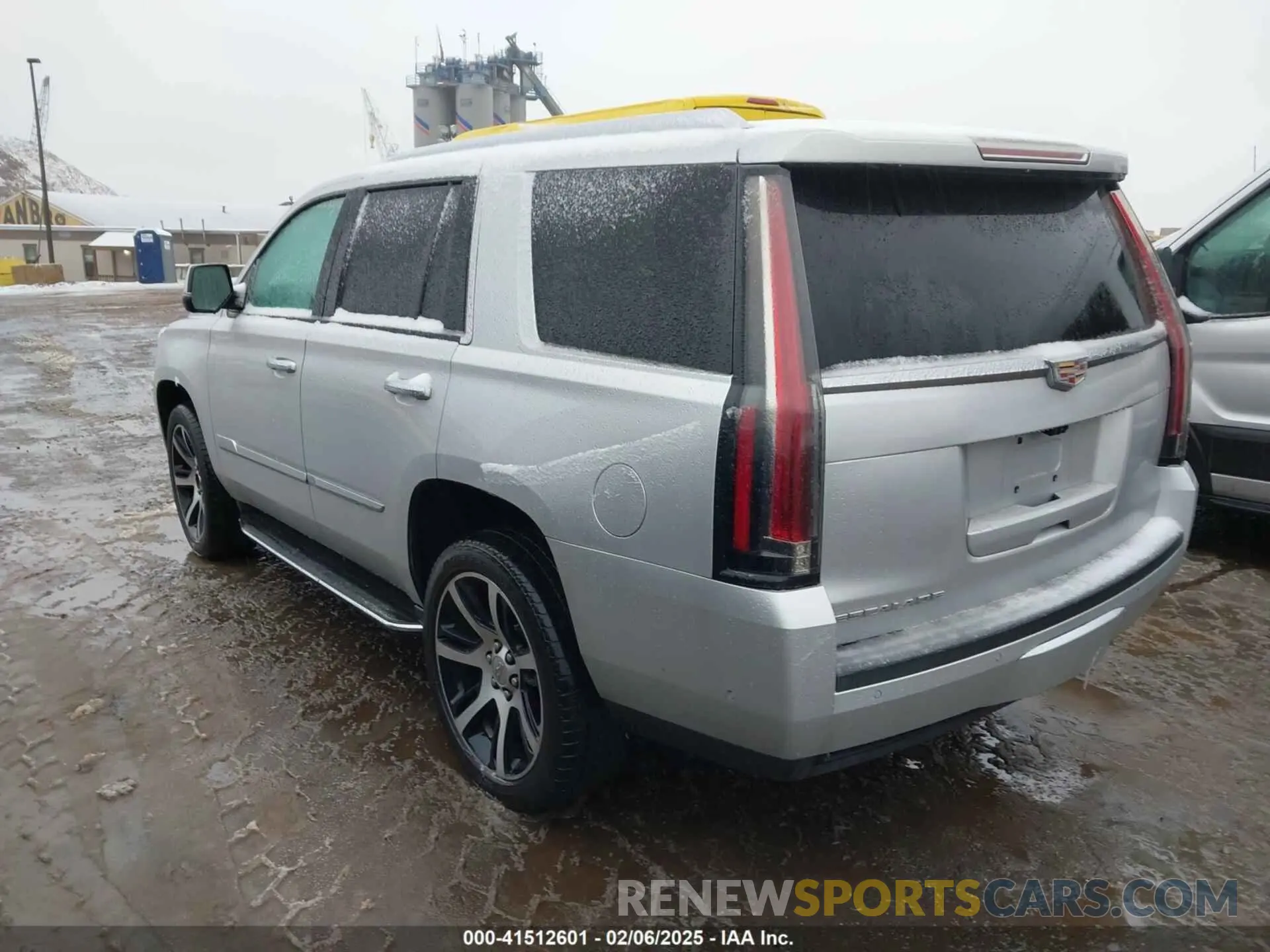 3 Photograph of a damaged car 1GYS4BKJXKR194186 CADILLAC ESCALADE 2019