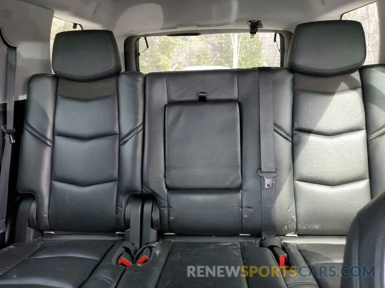 10 Photograph of a damaged car 1GYS4CKJ2KR168901 CADILLAC ESCALADE 2019