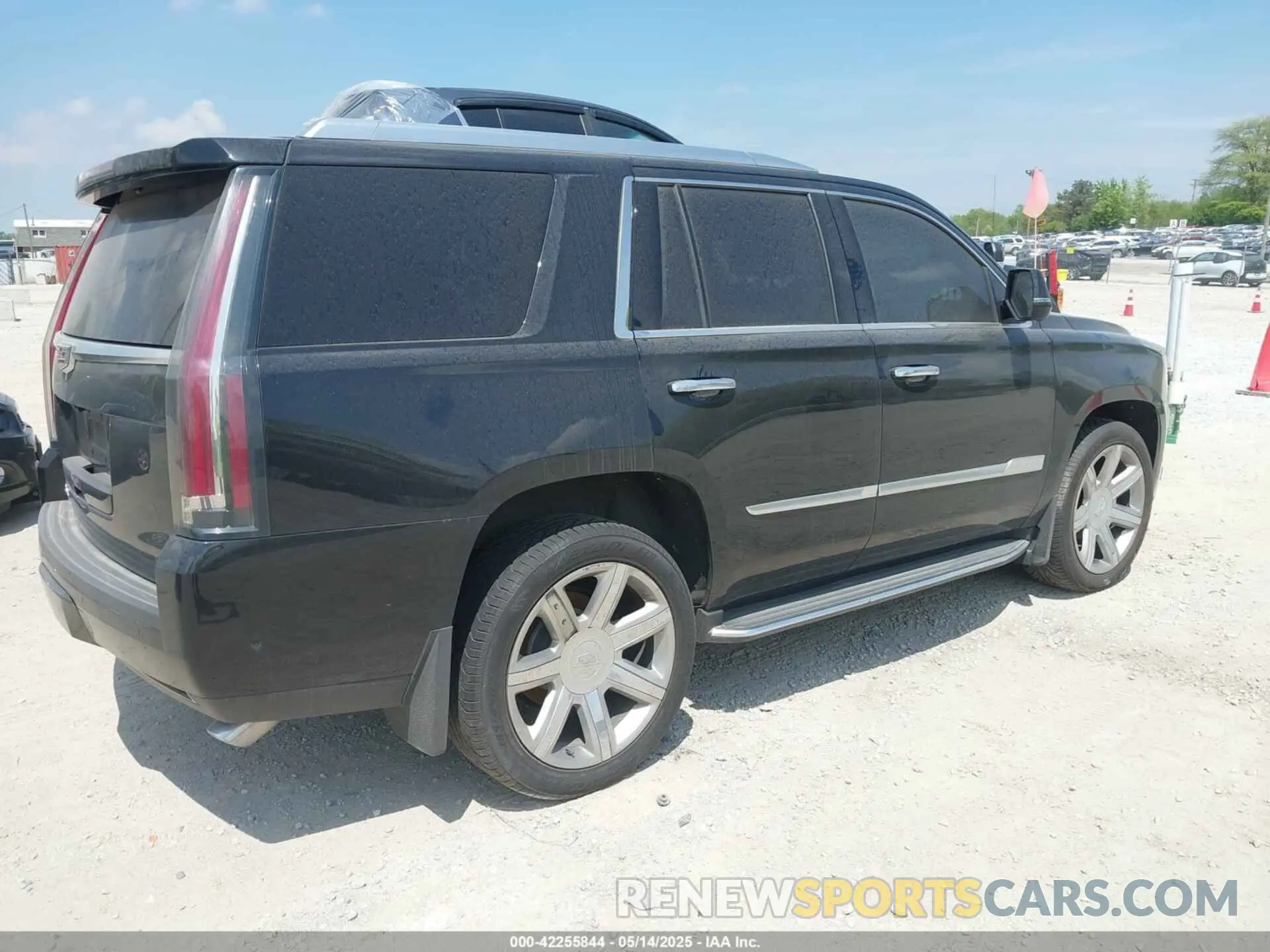 4 Photograph of a damaged car 1GYS4CKJ3KR234145 CADILLAC ESCALADE 2019