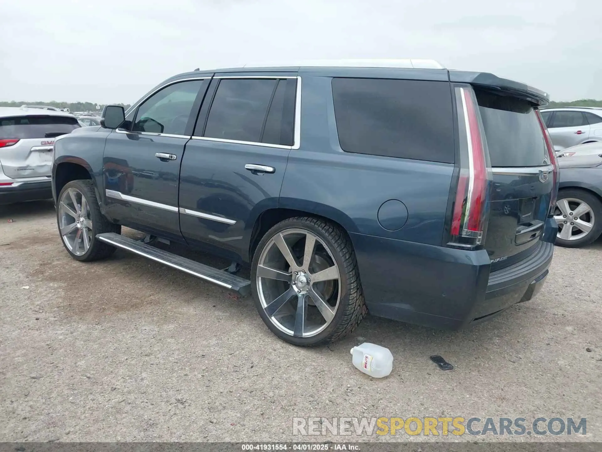 3 Photograph of a damaged car 1GYS4CKJ4KR265131 CADILLAC ESCALADE 2019