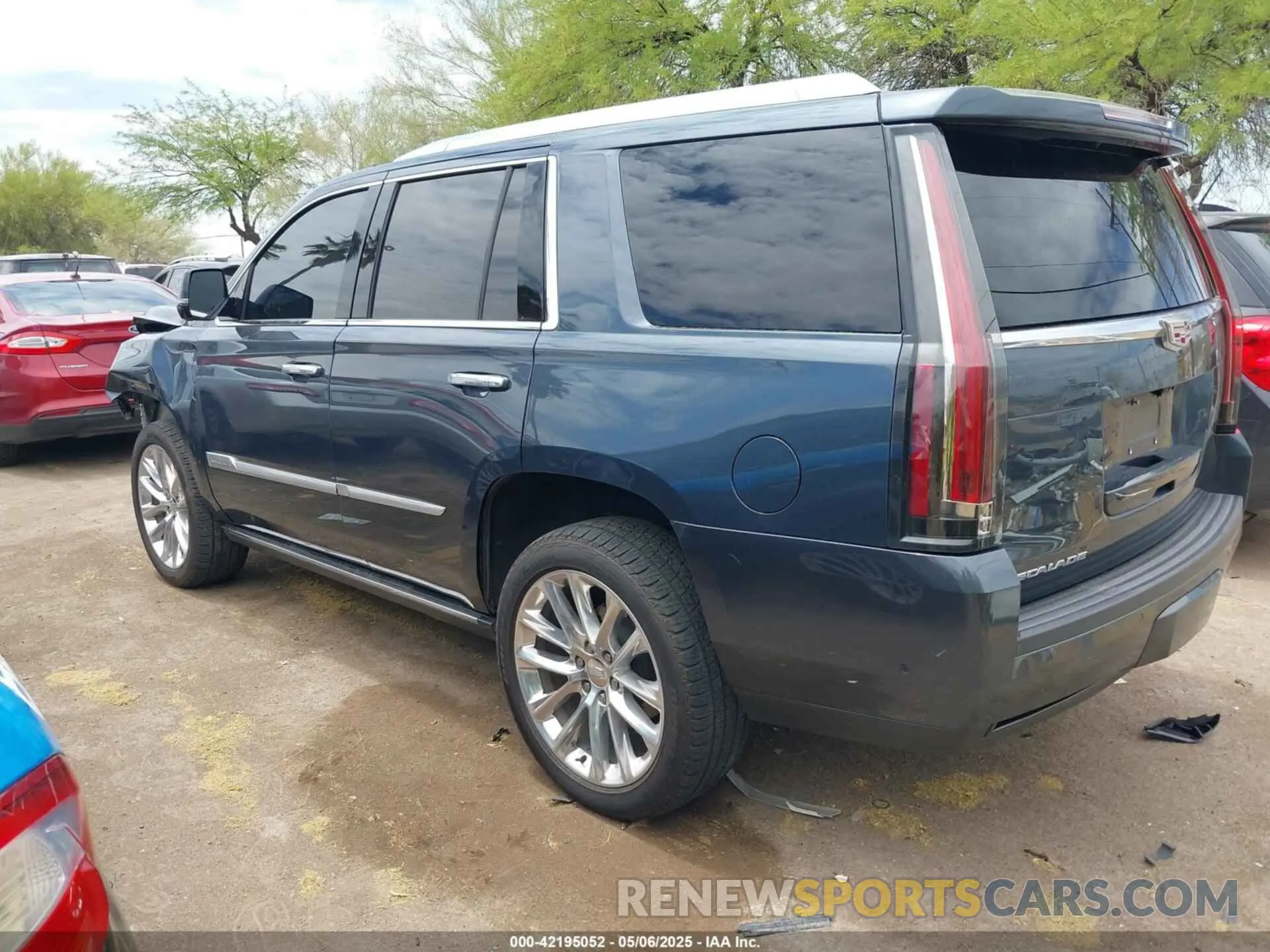 3 Photograph of a damaged car 1GYS4CKJ5KR343237 CADILLAC ESCALADE 2019