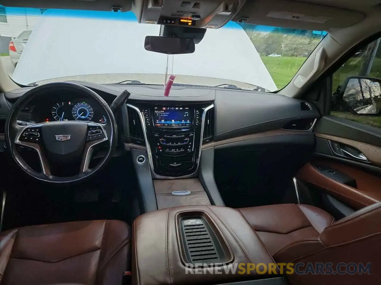 9 Photograph of a damaged car 1GYS4CKJ6KR175673 CADILLAC ESCALADE 2019