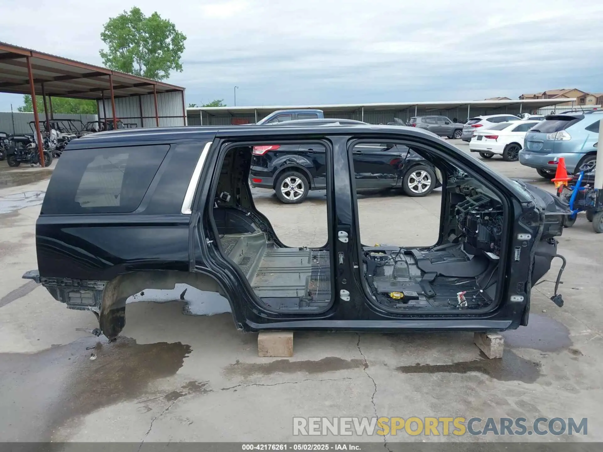 12 Фотография поврежденного автомобиля 1GYS4DKJ2KR331620 CADILLAC ESCALADE 2019