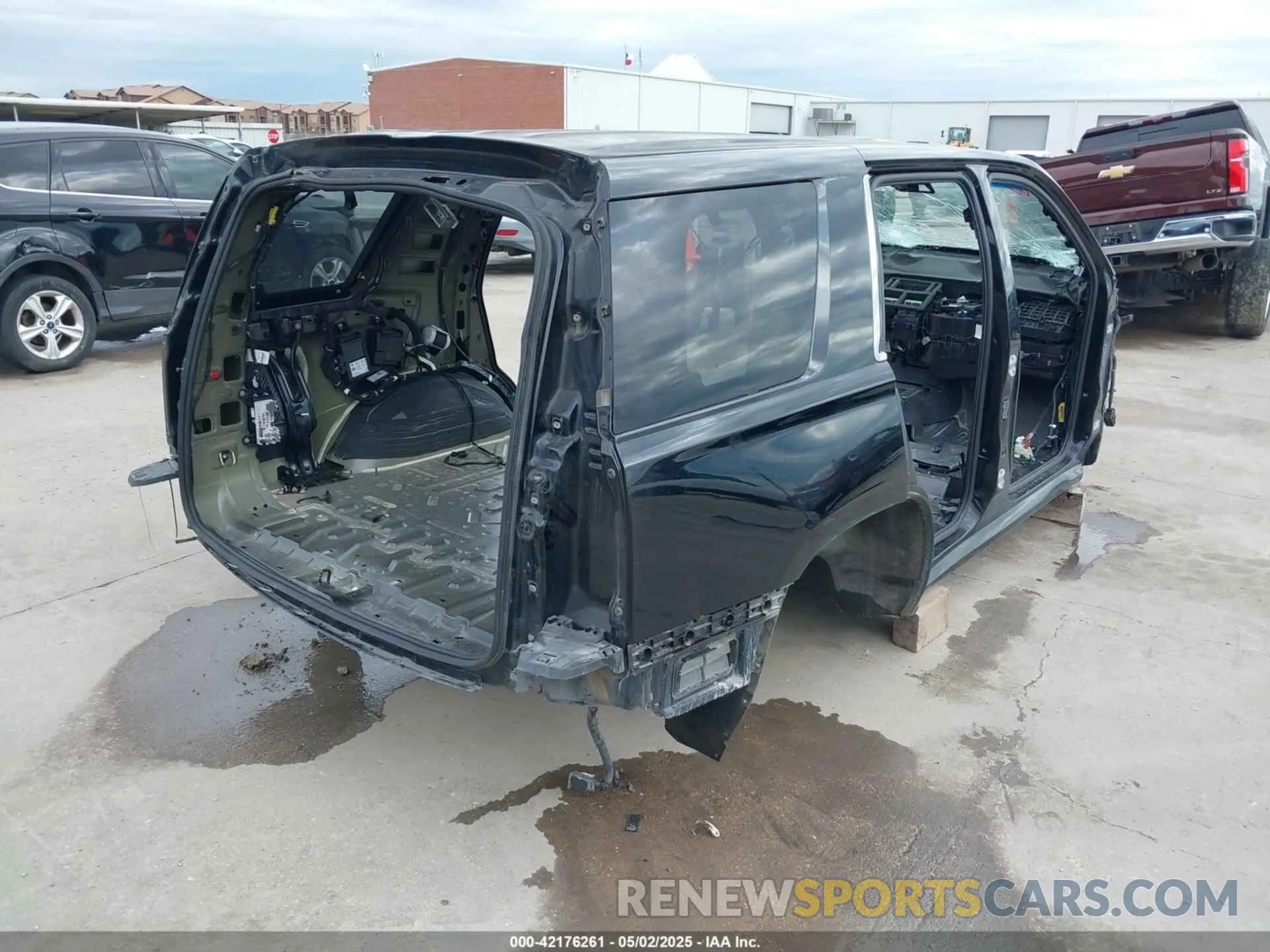 4 Фотография поврежденного автомобиля 1GYS4DKJ2KR331620 CADILLAC ESCALADE 2019