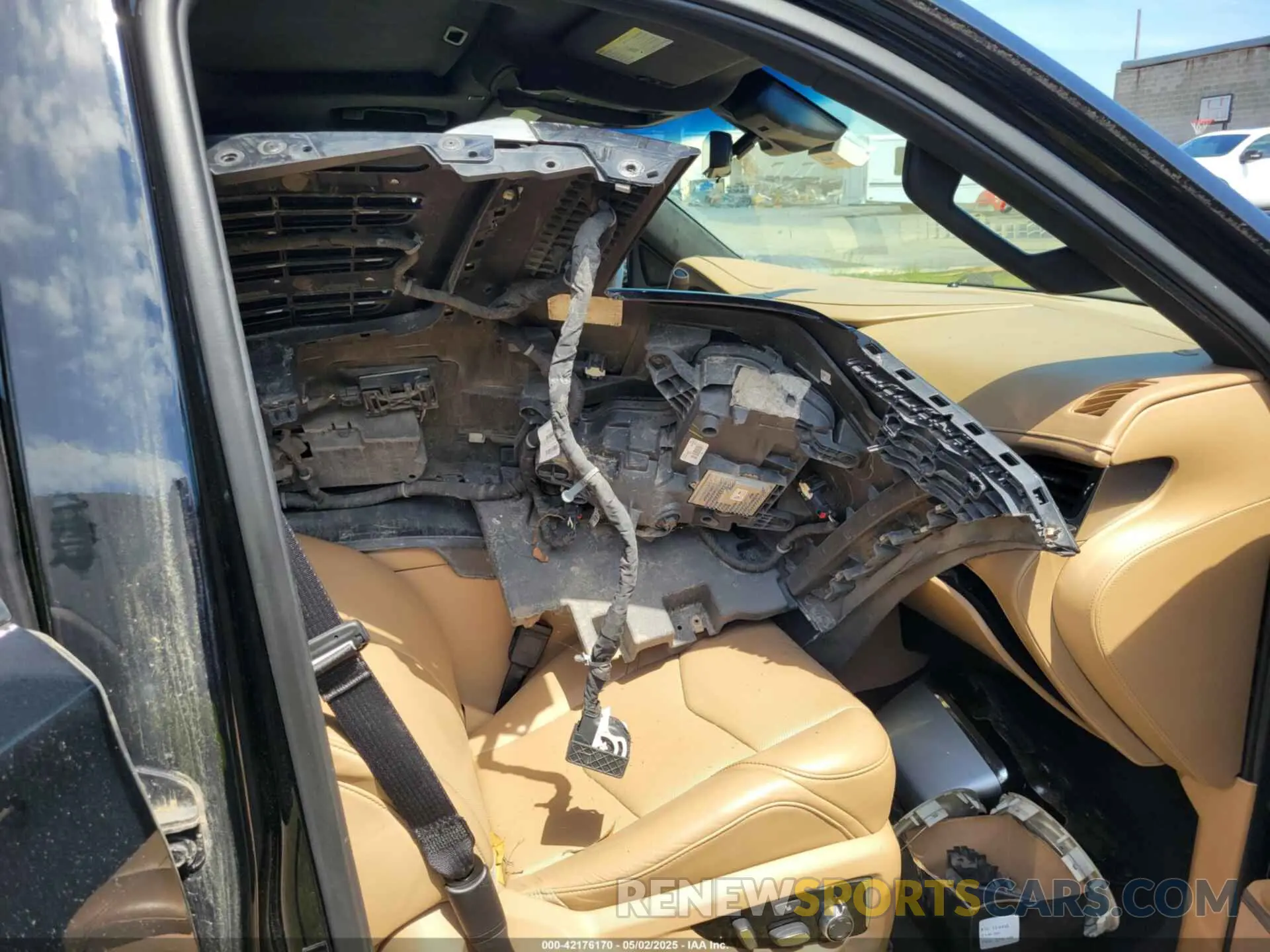 5 Photograph of a damaged car 1GYS4DKJ9KR138333 CADILLAC ESCALADE 2019