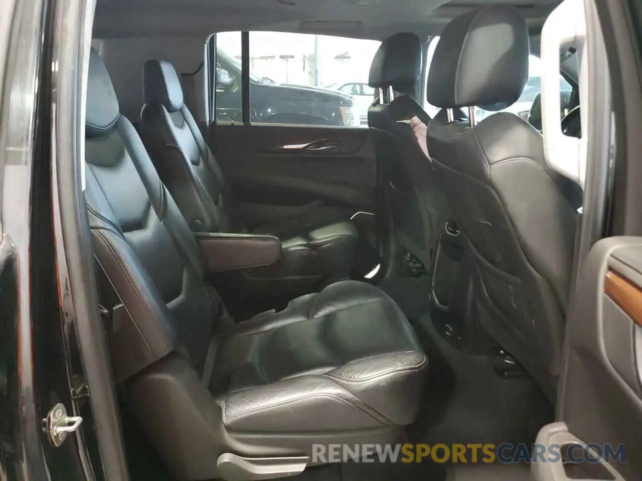 11 Photograph of a damaged car 1GYS4HKJ2KR138634 CADILLAC ESCALADE 2019