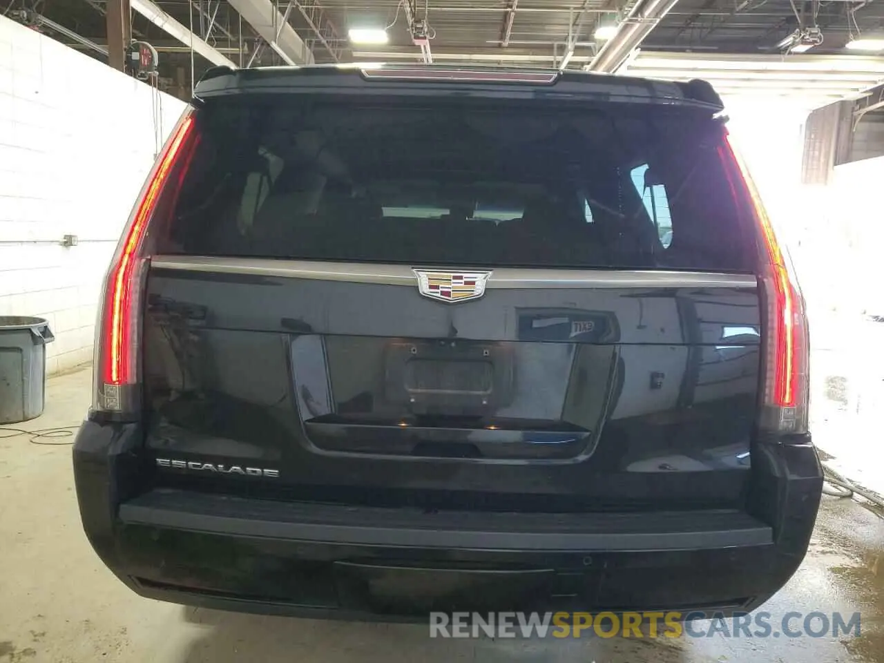 6 Photograph of a damaged car 1GYS4HKJ9KR162512 CADILLAC ESCALADE 2019