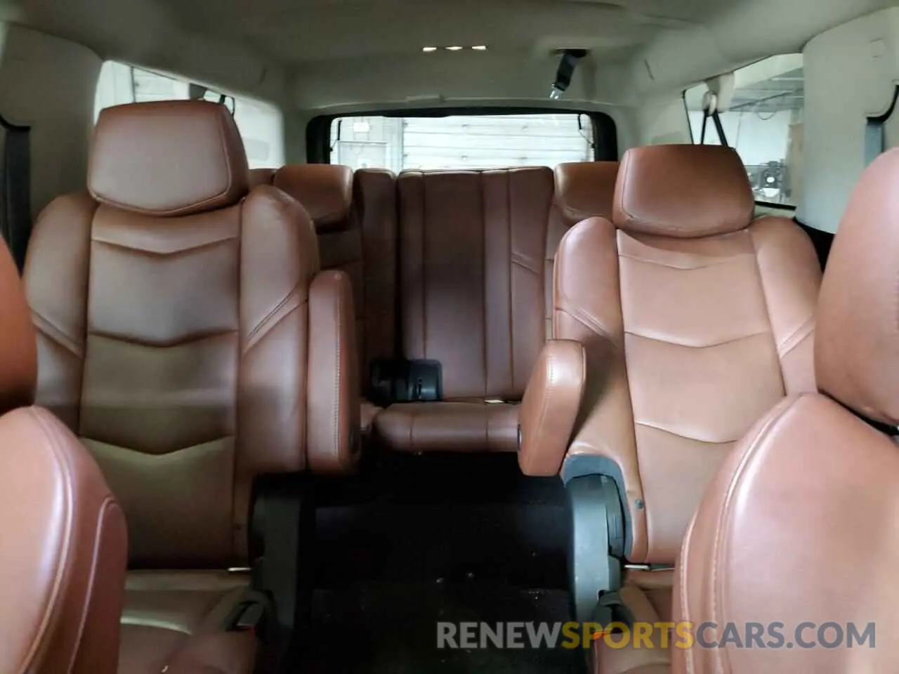10 Photograph of a damaged car 1GYS4JKJ2KR168031 CADILLAC ESCALADE 2019