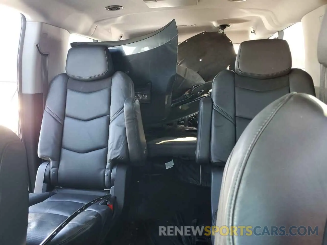 10 Photograph of a damaged car 1GYS4JKJ2KR261972 CADILLAC ESCALADE 2019