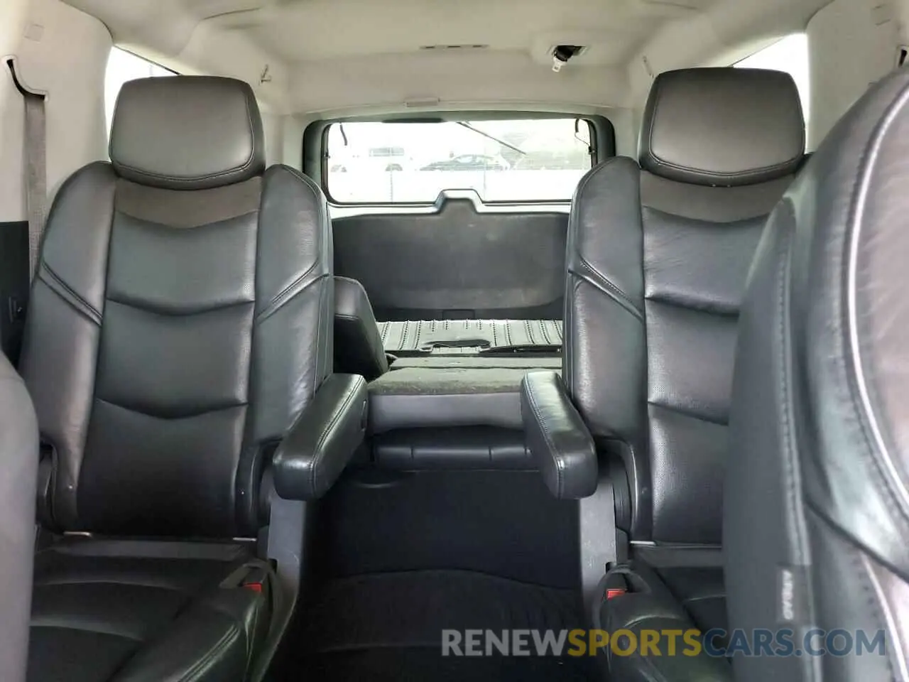 10 Photograph of a damaged car 1GYS4JKJ3KR112440 CADILLAC ESCALADE 2019