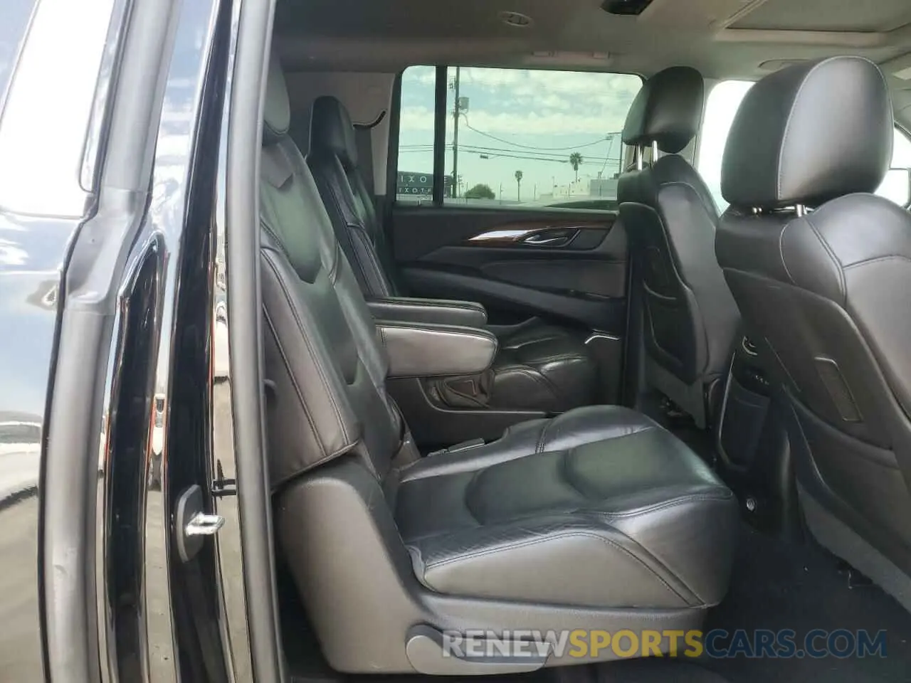 11 Photograph of a damaged car 1GYS4JKJ3KR112440 CADILLAC ESCALADE 2019