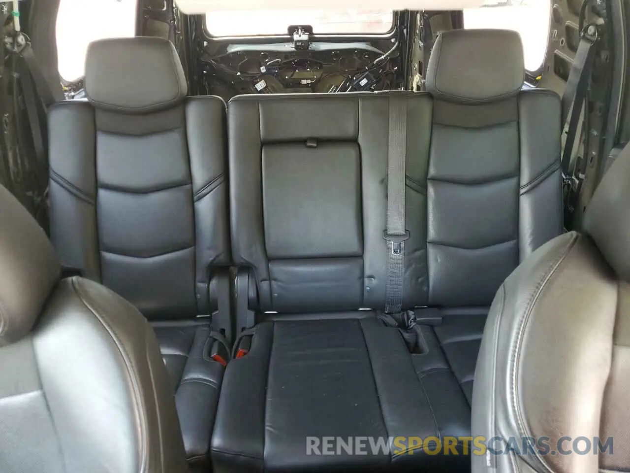 10 Photograph of a damaged car 1GYS4JKJ3KR300522 CADILLAC ESCALADE 2019