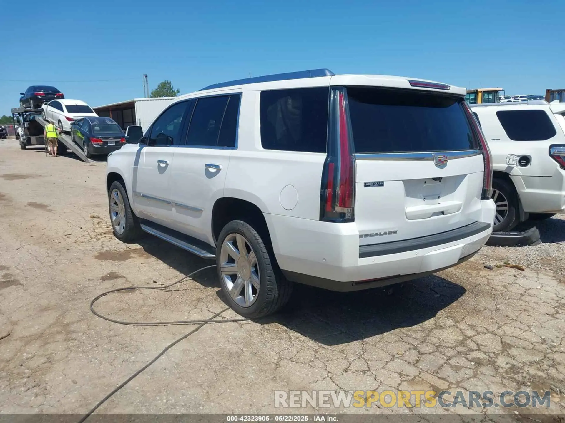 3 Photograph of a damaged car 1GYS3BKJ1LR131062 CADILLAC ESCALADE 2020