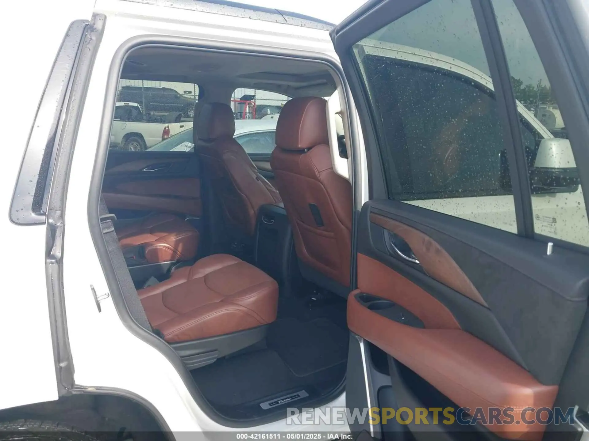 8 Фотография поврежденного автомобиля 1GYS3BKJ3LR144735 CADILLAC ESCALADE 2020