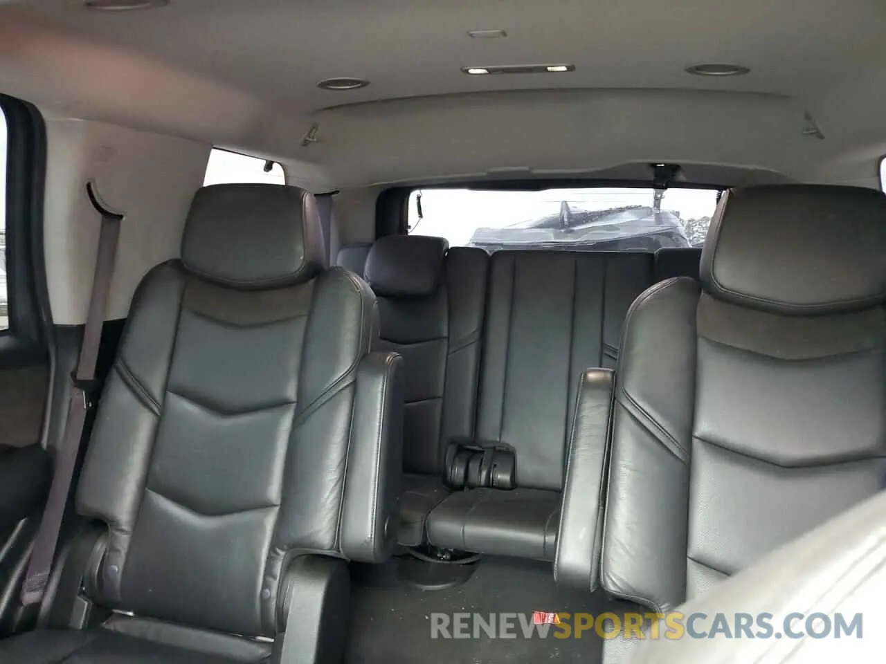 10 Photograph of a damaged car 1GYS3BKJ4LR185701 CADILLAC ESCALADE 2020