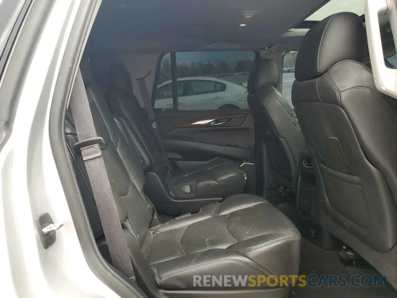 11 Photograph of a damaged car 1GYS3BKJ4LR185701 CADILLAC ESCALADE 2020