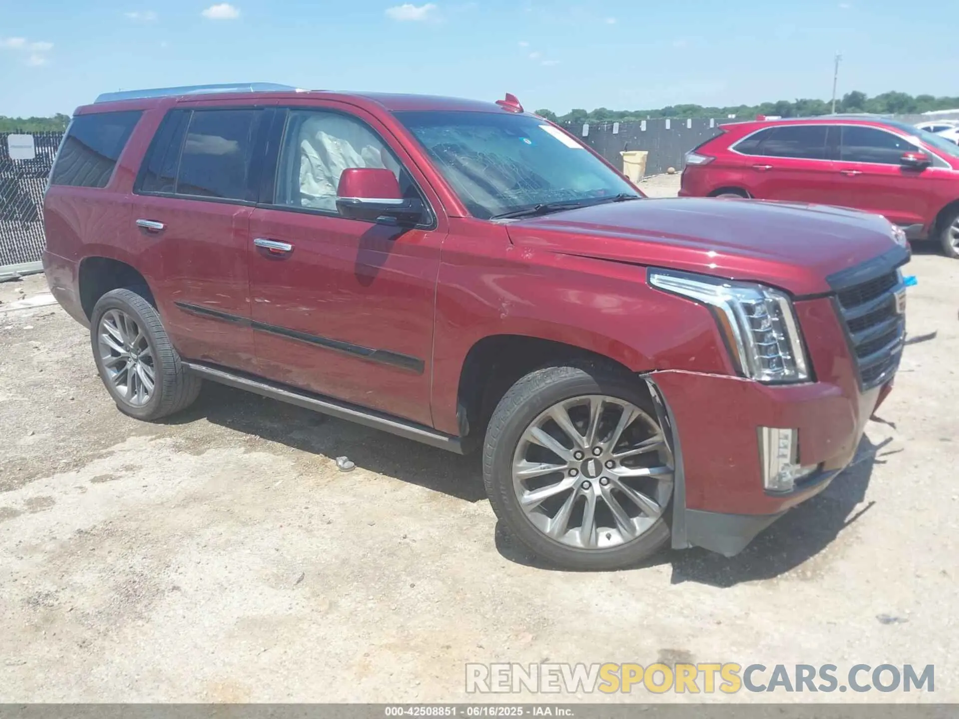 1 Photograph of a damaged car 1GYS4CKJ5LR266094 CADILLAC ESCALADE 2020