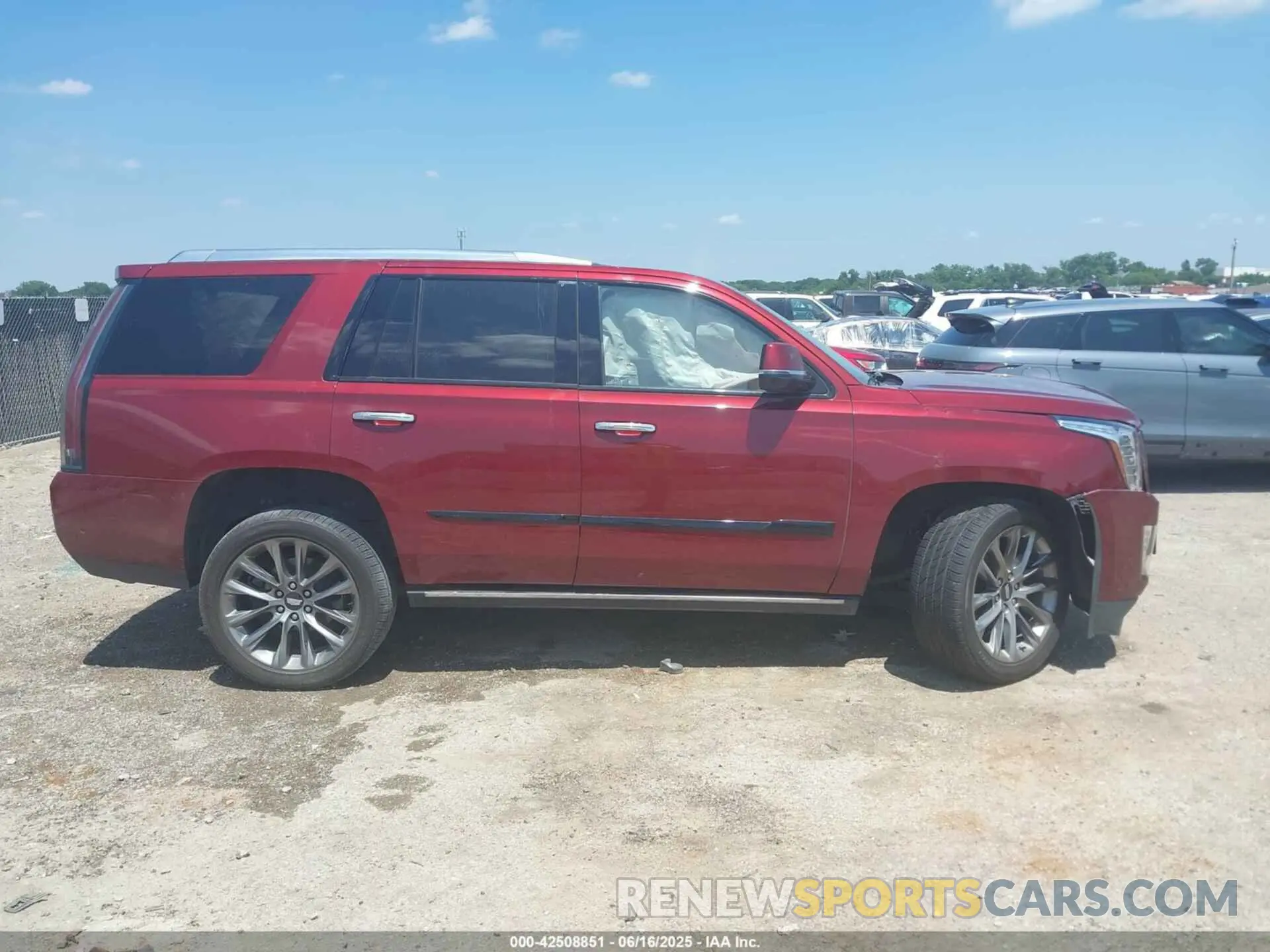 13 Photograph of a damaged car 1GYS4CKJ5LR266094 CADILLAC ESCALADE 2020