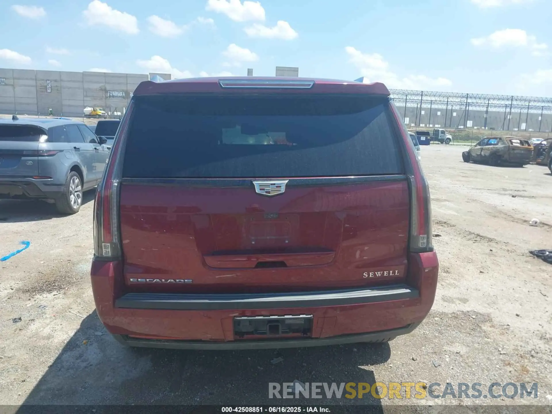 16 Photograph of a damaged car 1GYS4CKJ5LR266094 CADILLAC ESCALADE 2020