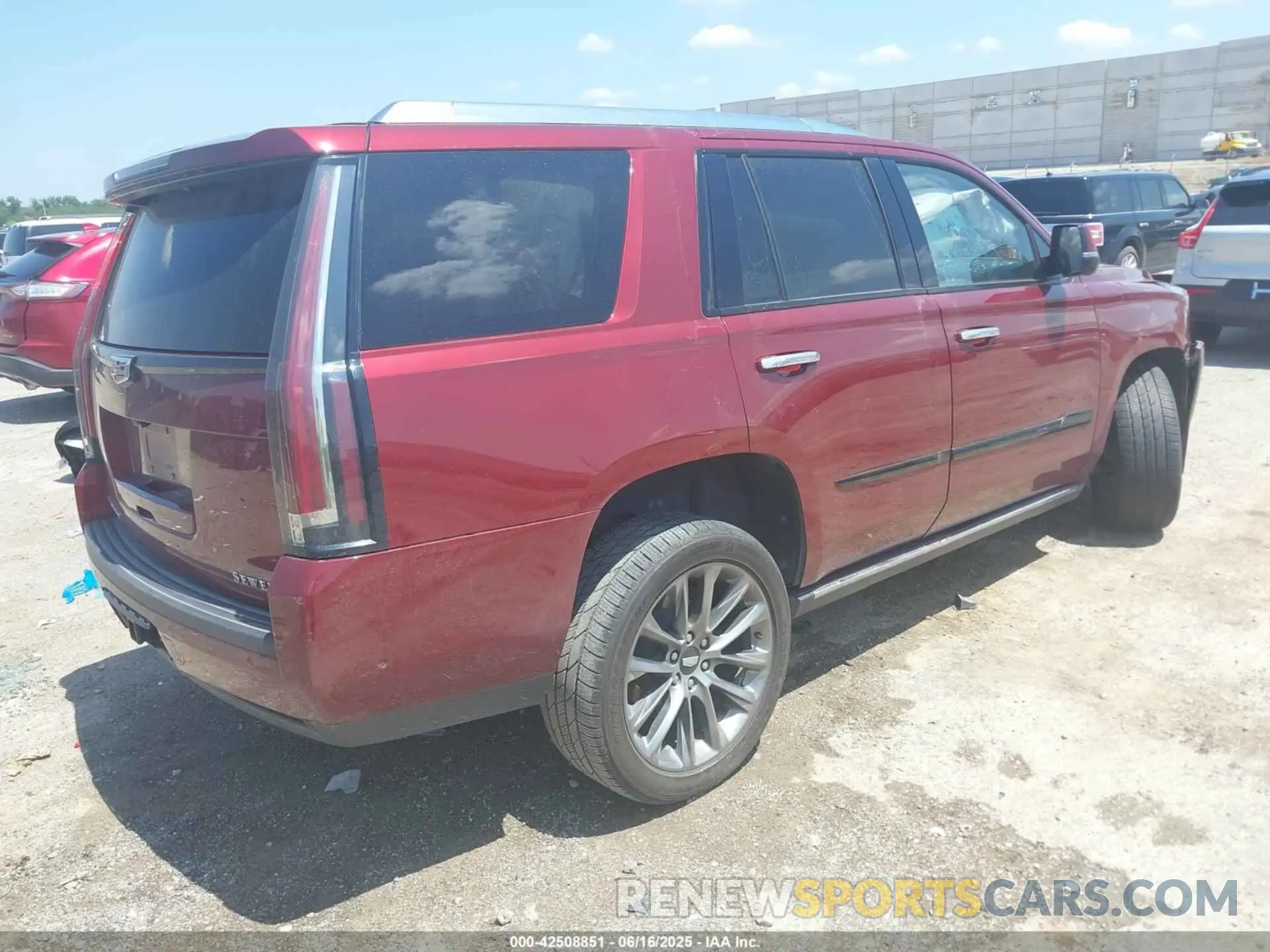 4 Photograph of a damaged car 1GYS4CKJ5LR266094 CADILLAC ESCALADE 2020