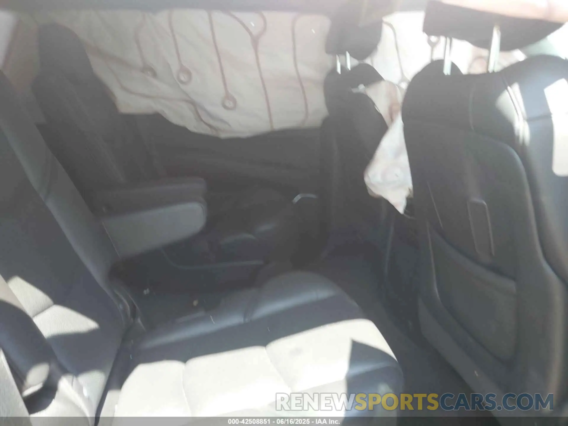 8 Photograph of a damaged car 1GYS4CKJ5LR266094 CADILLAC ESCALADE 2020
