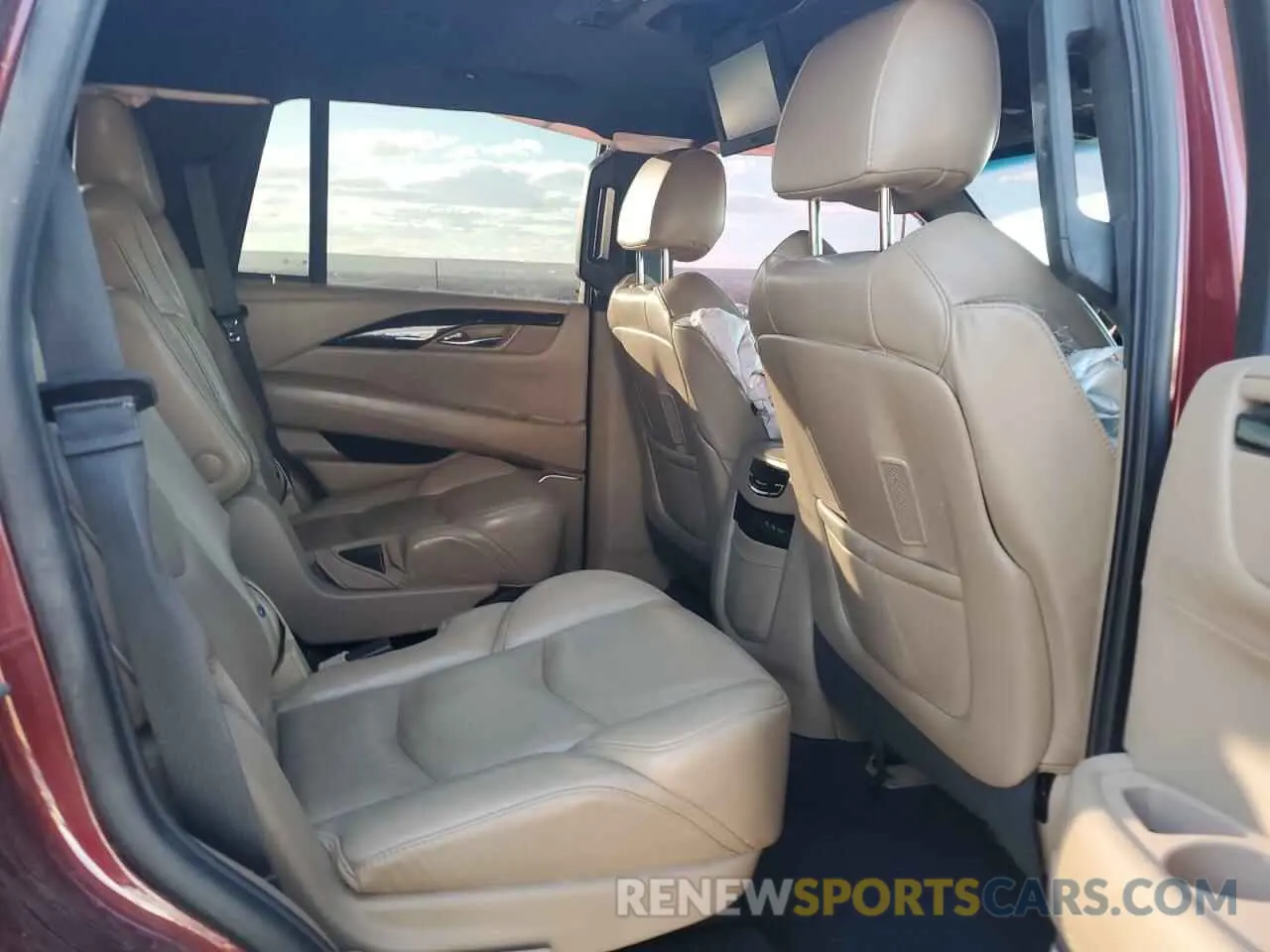 11 Photograph of a damaged car 1GYS4DKJ4LR175789 CADILLAC ESCALADE 2020