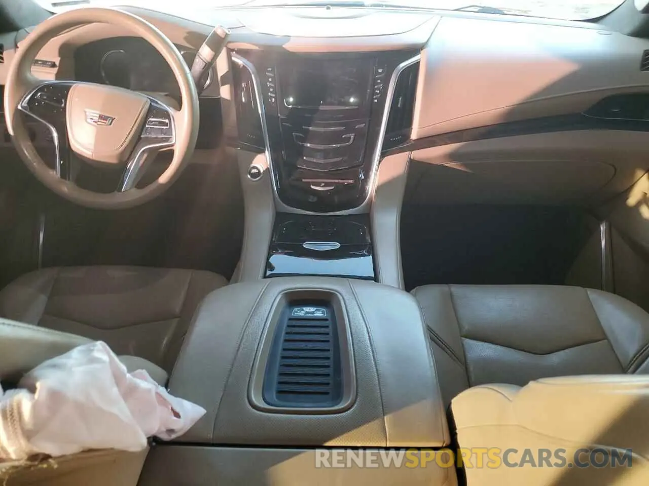 8 Photograph of a damaged car 1GYS4DKJ4LR175789 CADILLAC ESCALADE 2020