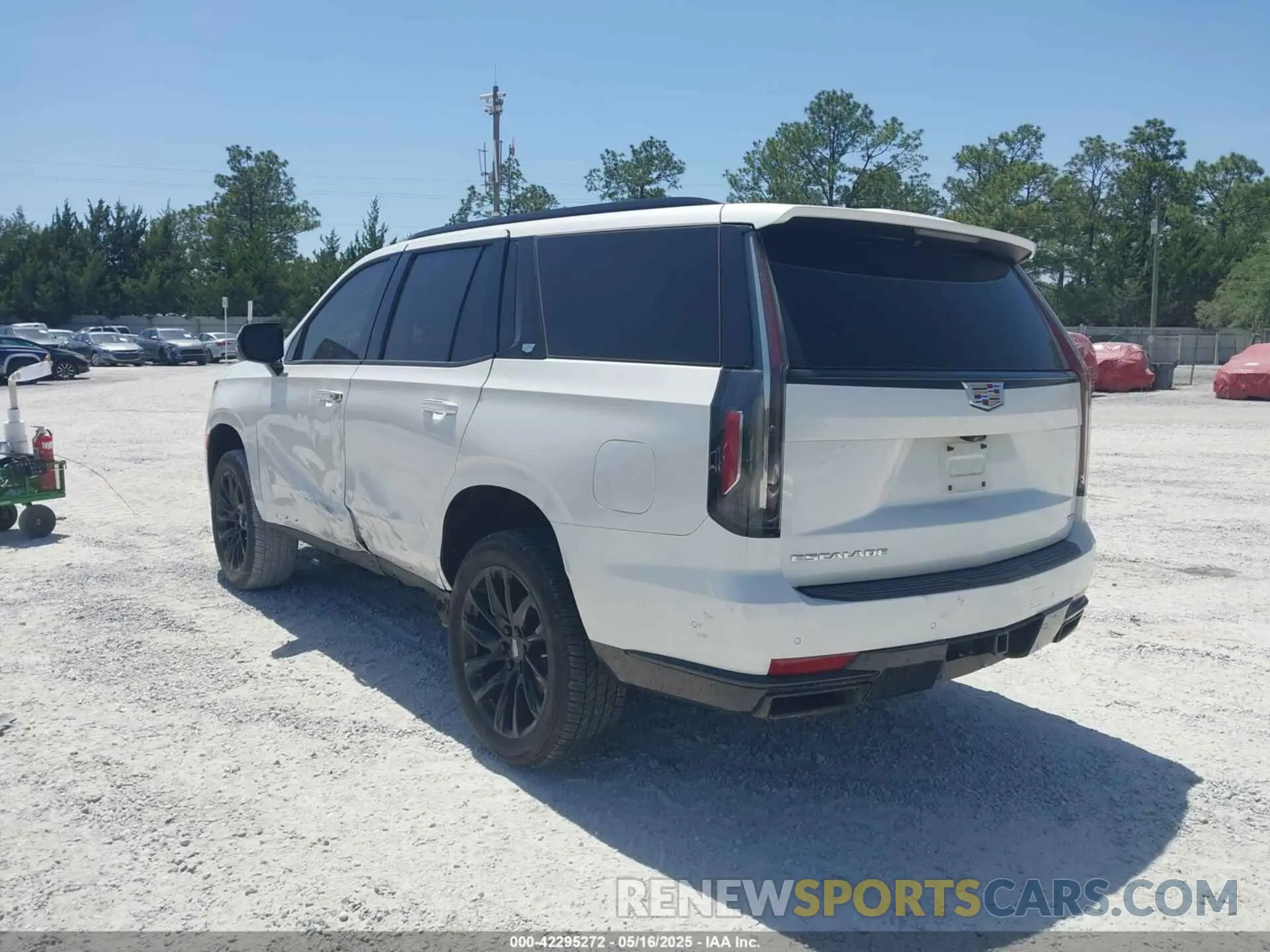 3 Photograph of a damaged car 1GYS3FKL8MR390593 CADILLAC ESCALADE 2021