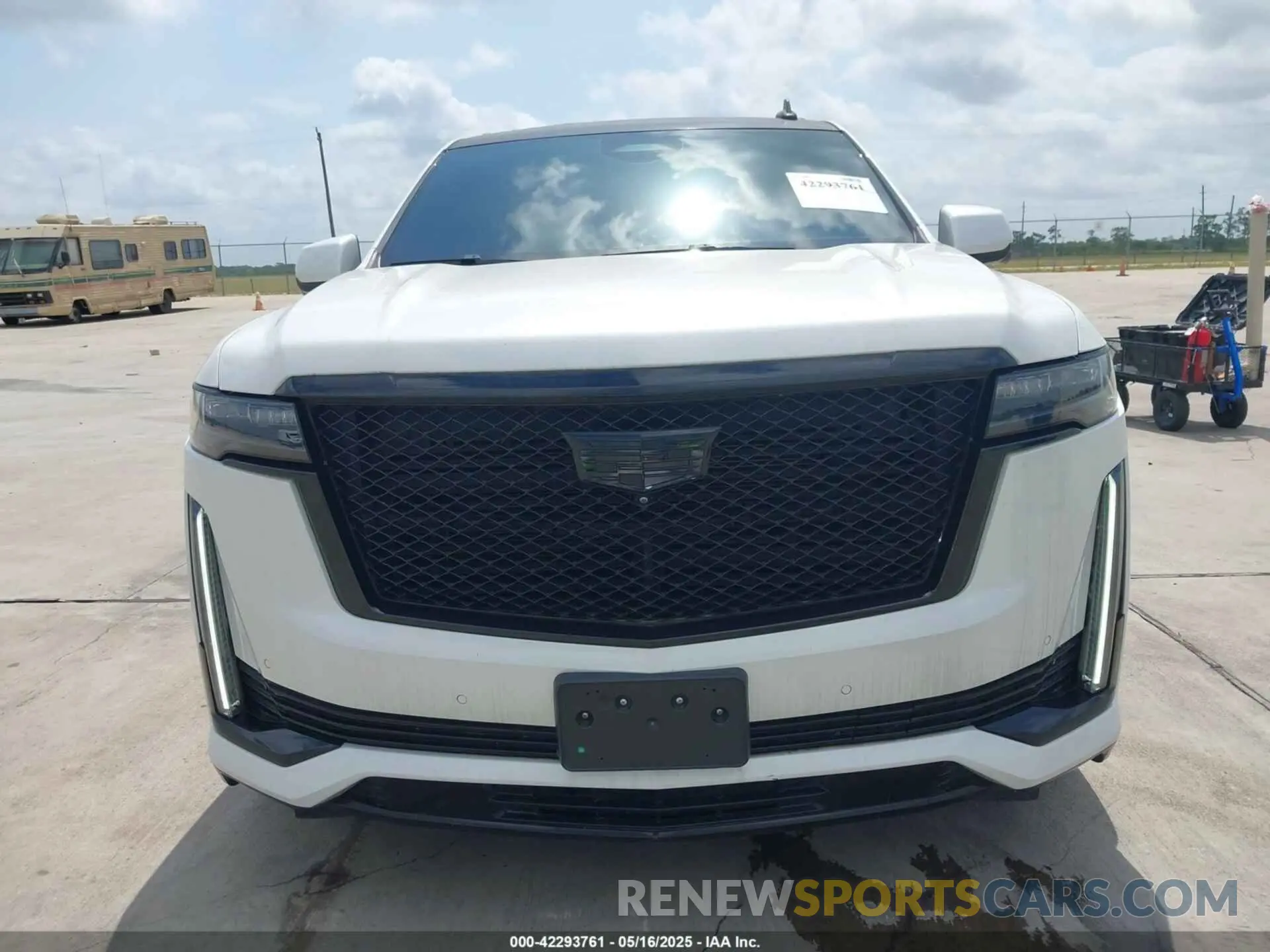12 Photograph of a damaged car 1GYS3FKLXMR339659 CADILLAC ESCALADE 2021
