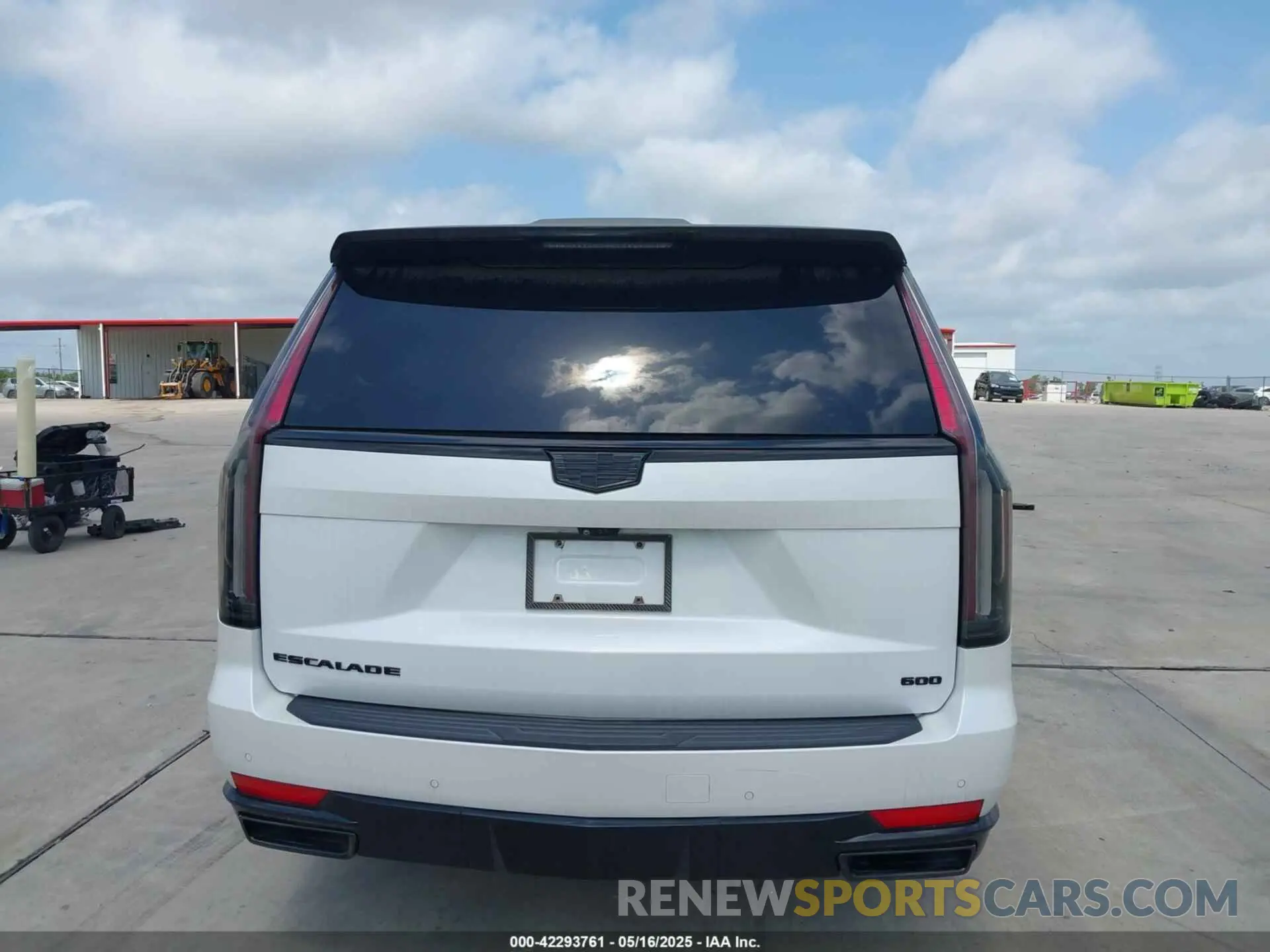 16 Photograph of a damaged car 1GYS3FKLXMR339659 CADILLAC ESCALADE 2021