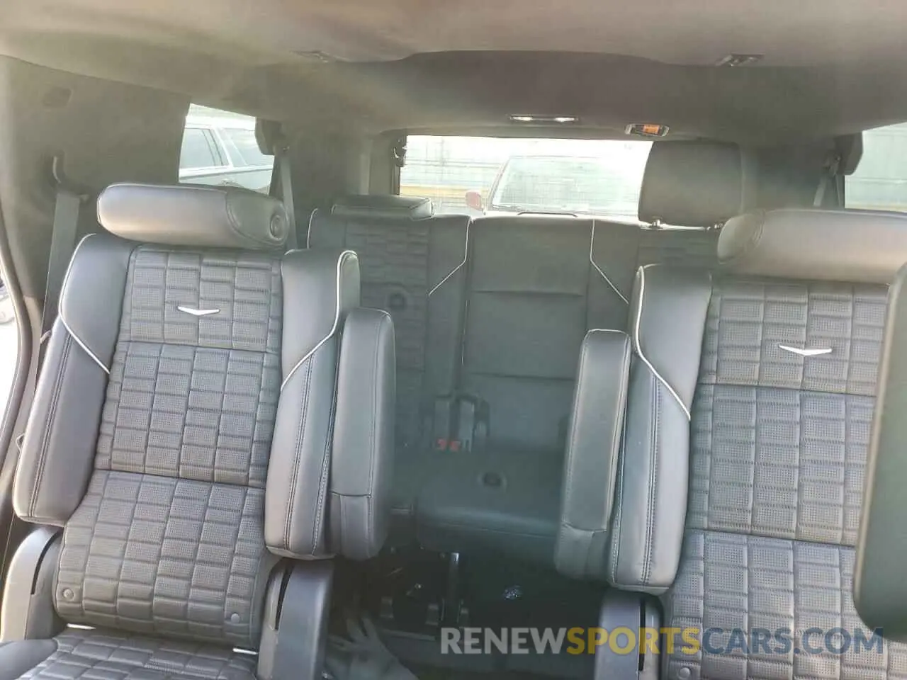 10 Photograph of a damaged car 1GYS3GKLXMR378824 CADILLAC ESCALADE 2021