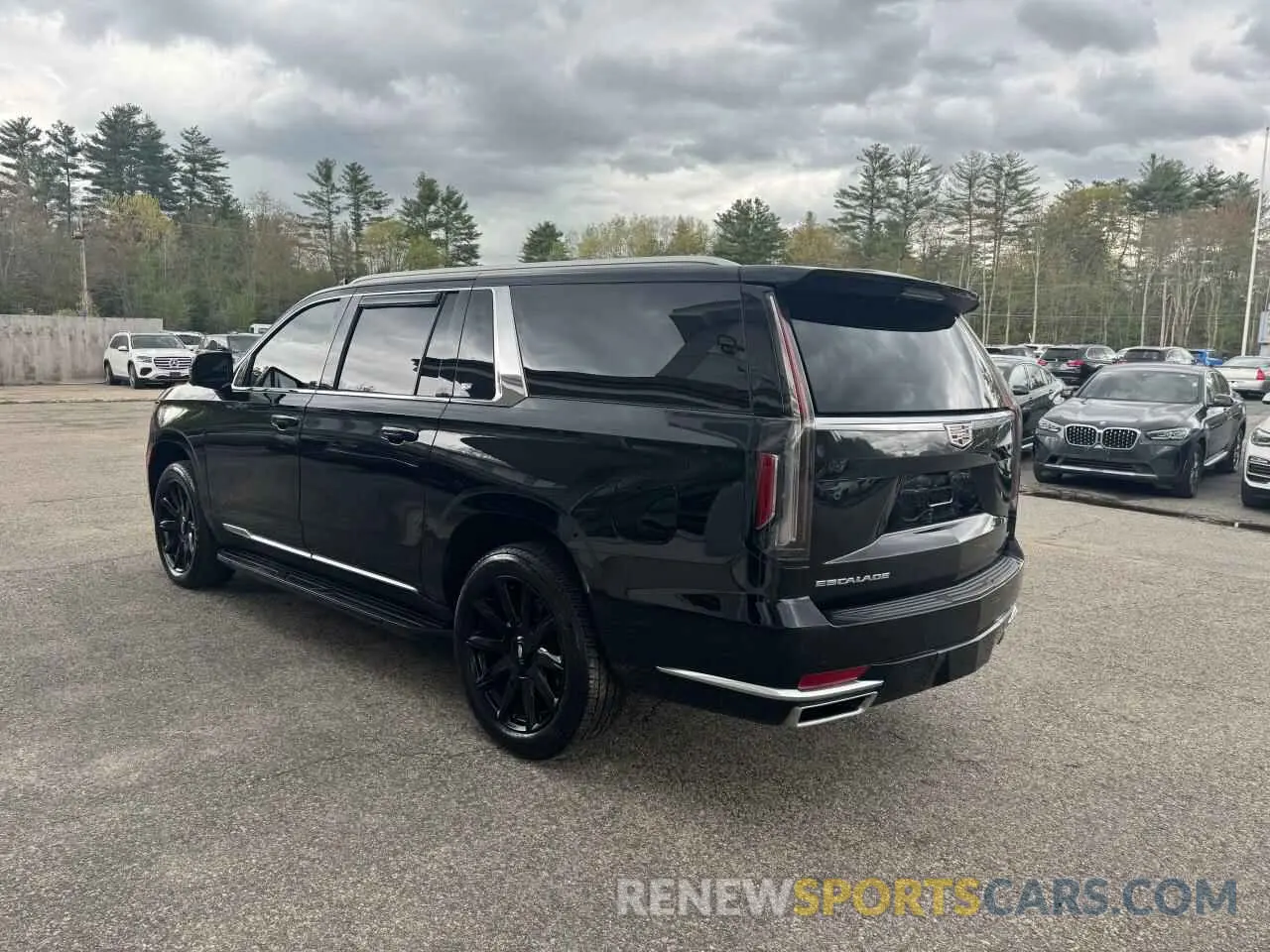 3 Photograph of a damaged car 1GYS3MKL5MR365333 CADILLAC ESCALADE 2021
