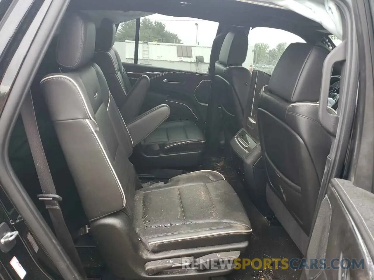 11 Photograph of a damaged car 1GYS4CKL4MR193058 CADILLAC ESCALADE 2021