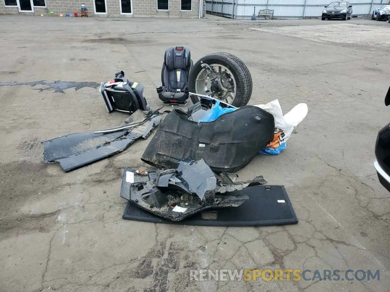 13 Photograph of a damaged car 1GYS4CKL4MR193058 CADILLAC ESCALADE 2021