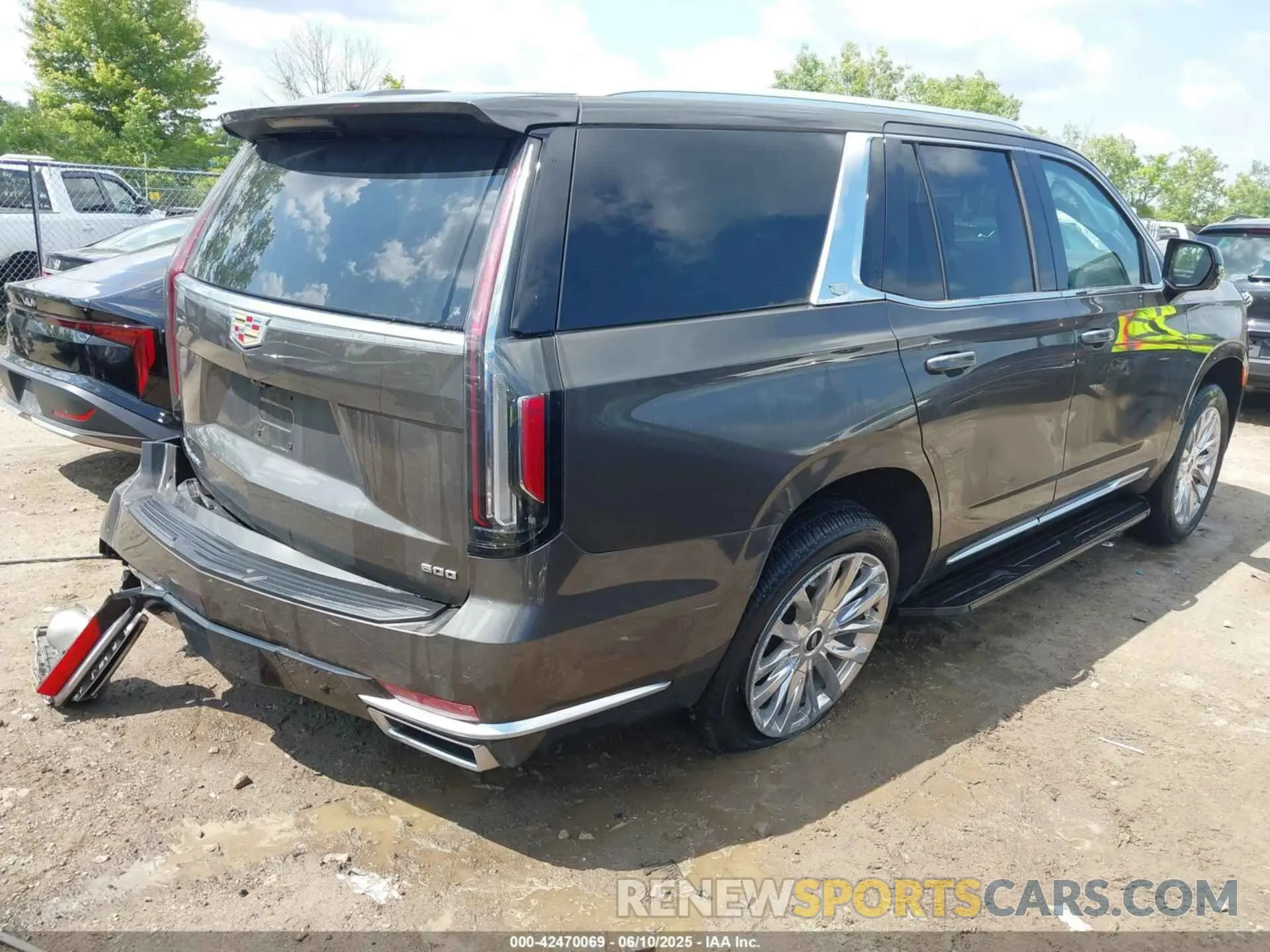 4 Photograph of a damaged car 1GYS4CKL6MR264678 CADILLAC ESCALADE 2021