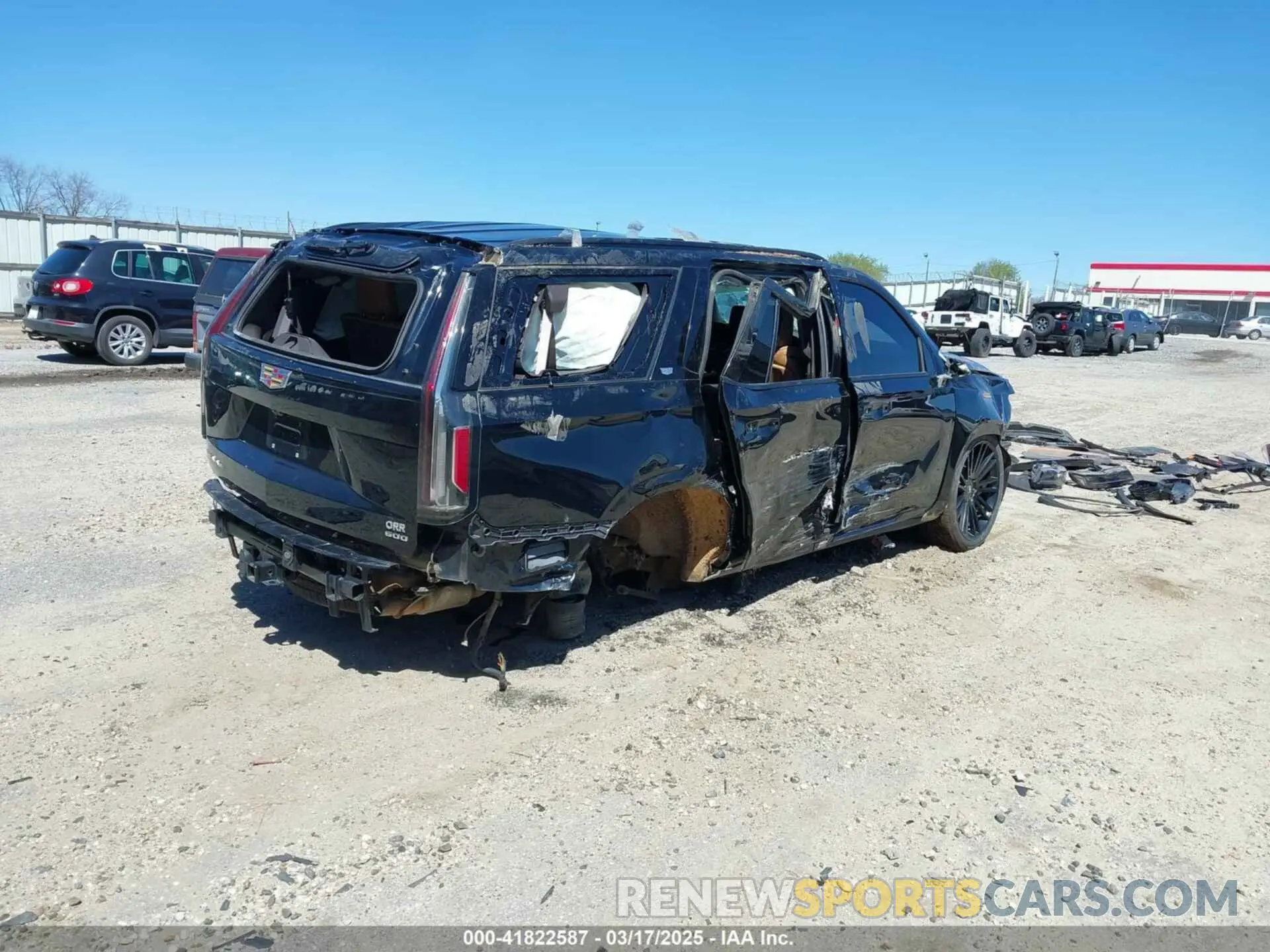 4 Photograph of a damaged car 1GYS4FKL0MR236098 CADILLAC ESCALADE 2021