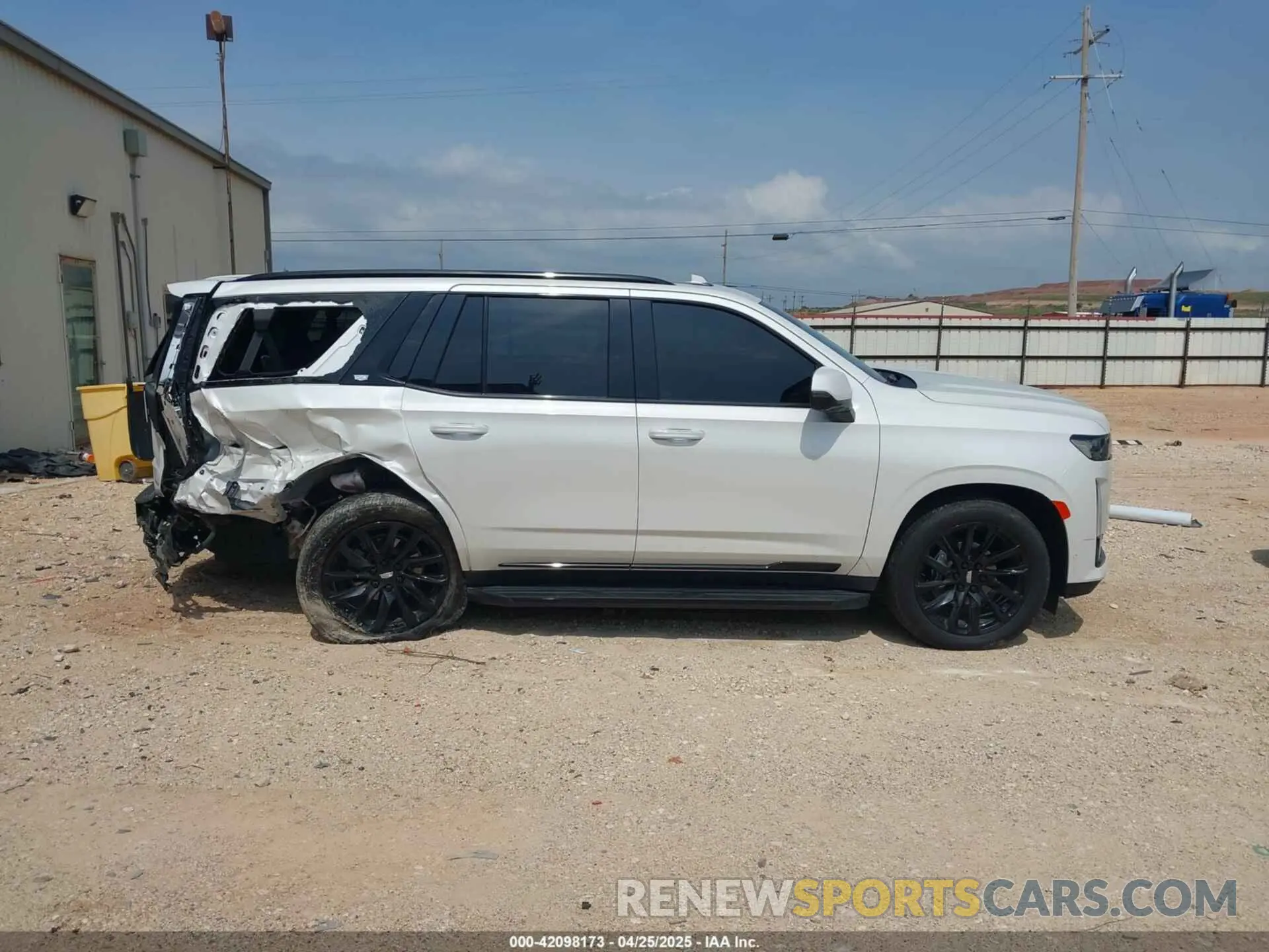 13 Photograph of a damaged car 1GYS4FKL9MR204895 CADILLAC ESCALADE 2021