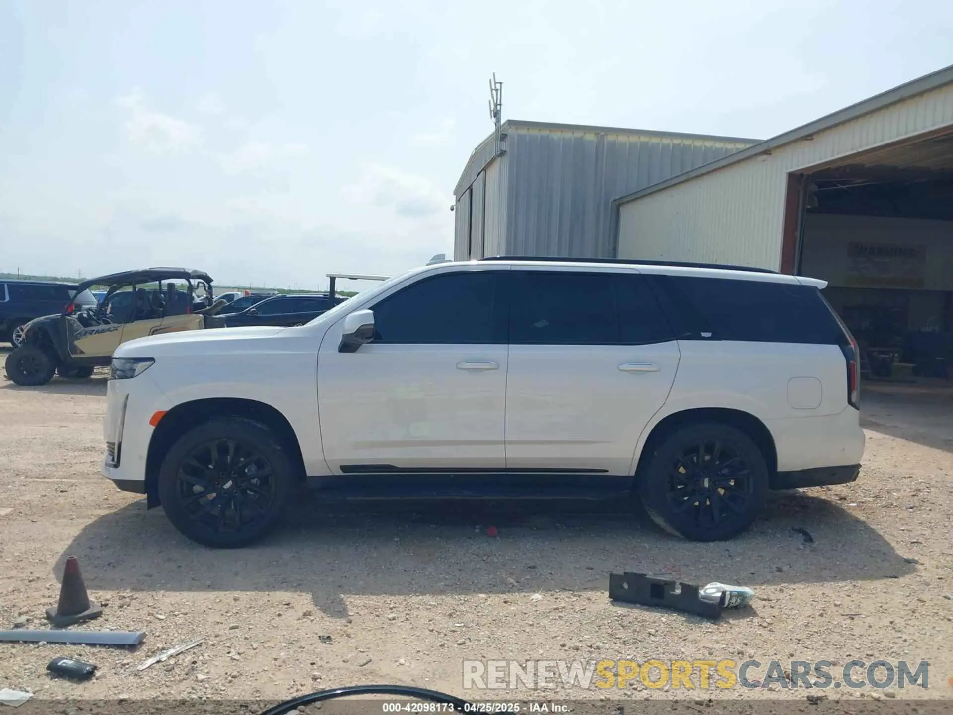 14 Photograph of a damaged car 1GYS4FKL9MR204895 CADILLAC ESCALADE 2021