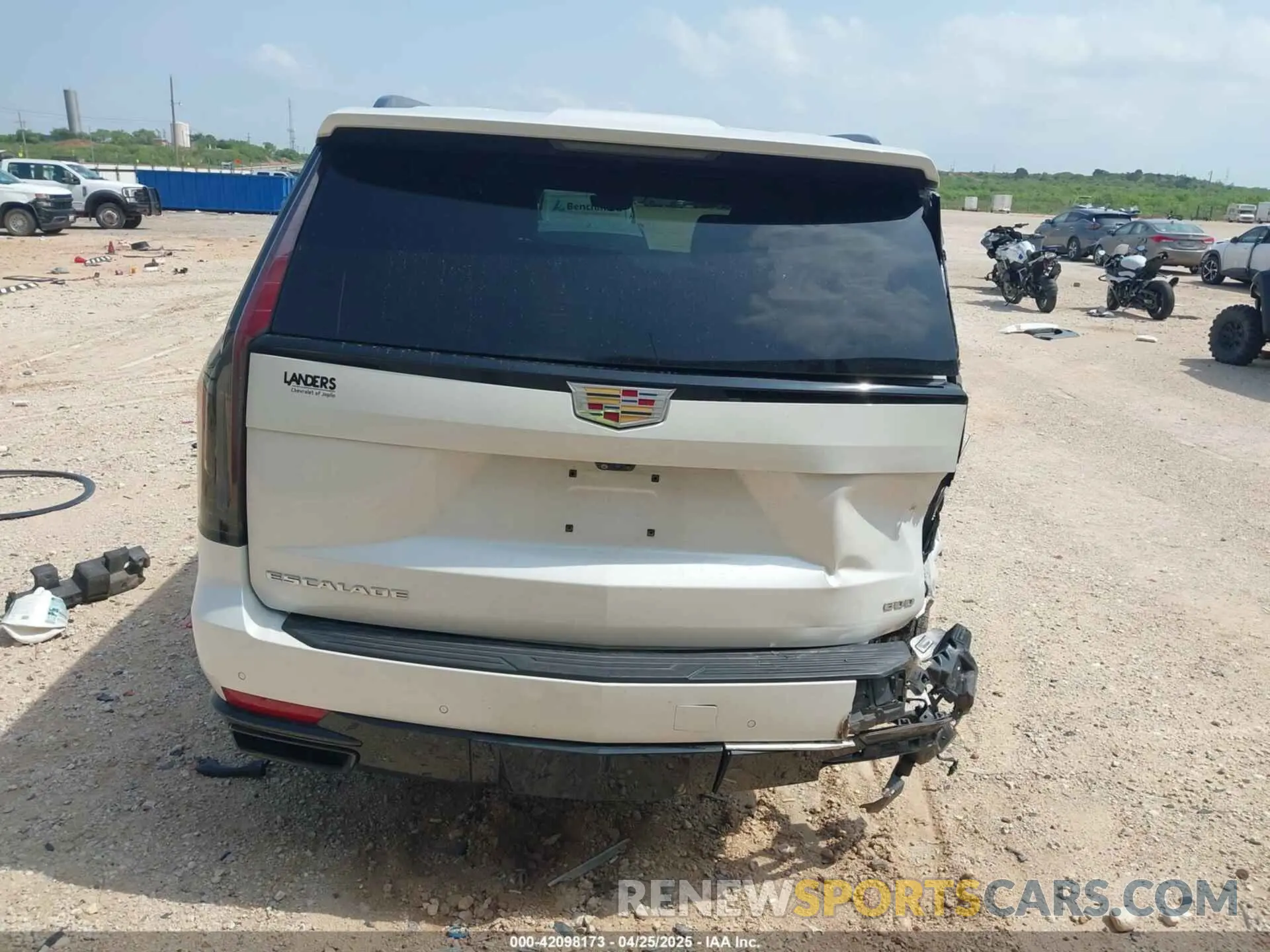 16 Photograph of a damaged car 1GYS4FKL9MR204895 CADILLAC ESCALADE 2021